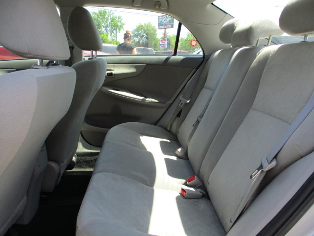 2009 SILVER TOYOTA COROLLA Base 4-Speed AT (1NXBU40E89Z) with an 1.8L L4 DOHC 16V engine, 4-SPEED AUTOMATIC transmission, located at 310 Spencer Hwy, South Houston, TX, 77587, (713) 947-1245, 29.664383, -95.228897 - Photo #8