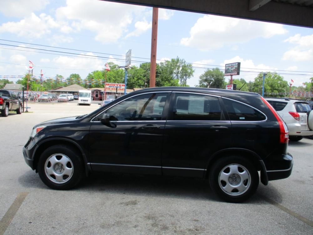 2009 BLACK HONDA CR-V LX 2WD 5-Speed AT (3CZRE38329G) with an 2.4L L4 DOHC 16V engine, 5-SPEED AUTOMATIC transmission, located at 310 Spencer Hwy, South Houston, TX, 77587, (713) 947-1245, 29.664383, -95.228897 - Photo #5