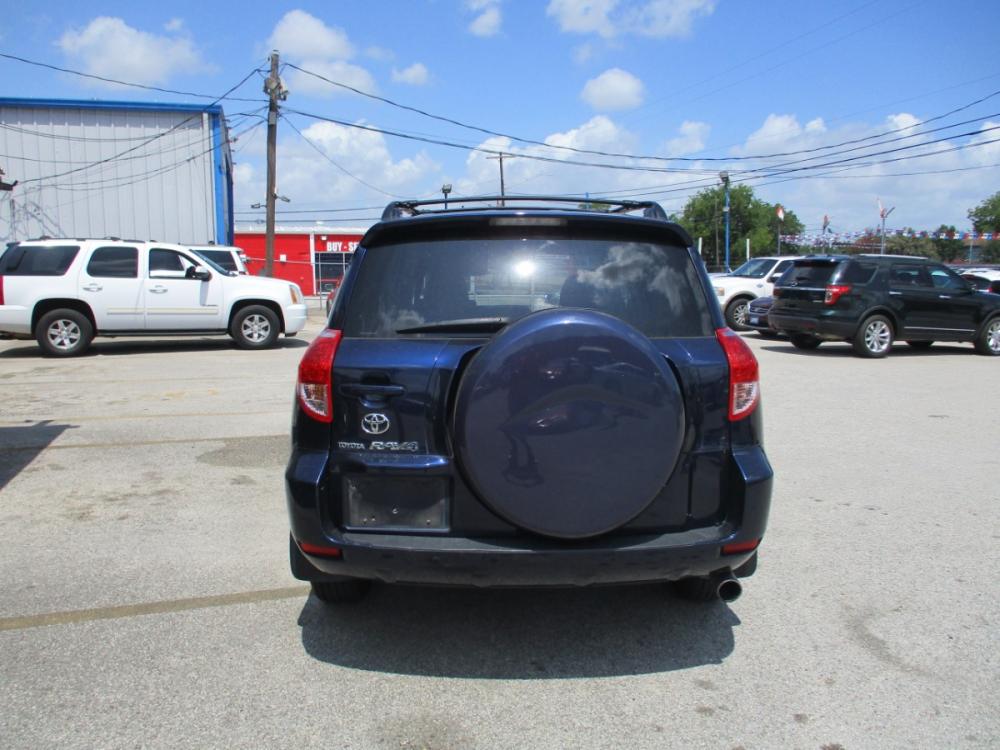 2006 BLUE TOYOTA RAV4 Base I4 2WD (JTMZD33V966) with an 2.4L L4 DOHC 16V engine, 4-SPEED AUTOMATIC transmission, located at 310 Spencer Hwy, South Houston, TX, 77587, (713) 947-1245, 29.664383, -95.228897 - 2006 TOYOTA RAV 4 ------- NEW ARRIVAL------ GREAT GAS MILEAGE WITH A TOYOTA ENGINE------- NEW TO INVENTORY !!, XTRA CLEAN VEHICLE WITH ALMOST NEW INTERIOR, NON SMOKER VEHICLE NO CUTS,STAINS,BURNS. EXTERIOR IS EQUALLY AS NICE . NO DOOR DINGS, THIS UNIT TRULY IS IN PRESTINE CONDITION IN AND OUT. T - Photo #3