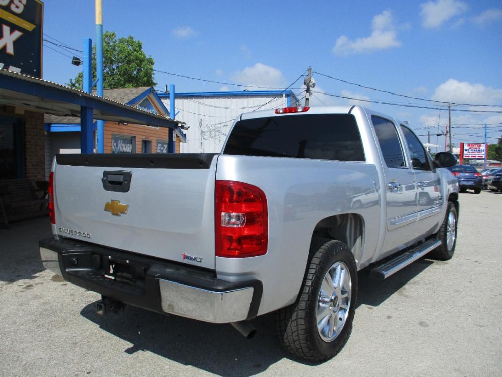 2013 SILVER CHEVROLET SILVERADO 1500 LT Crew Cab 2WD (3GCPCSE05DG) with an 5.3L V8 OHV 16V FFV engine, 6-SPEED AUTOMATIC transmission, located at 310 Spencer Hwy, South Houston, TX, 77587, (713) 947-1245, 29.664383, -95.228897 - NEW ARRIVAL CHEVROLET SILVERADO CREW CAB PICKUP!! THIS IS A MUST SEE, 4DR CREW CAB, LEATHER INTERIOR WITH NO STAINS AND CUTS, GREAT MILEAGE, ENGINE AND TRANSMISSION RUNS SMOOTH AND FUNCTIONS PROPERLY, ICE COLD A/C, PASSED OUR MULTI-POINT INSPECTION AND READY FOR DELIVERY! ALMOST NEW TIRES AND EXTERI - Photo #2