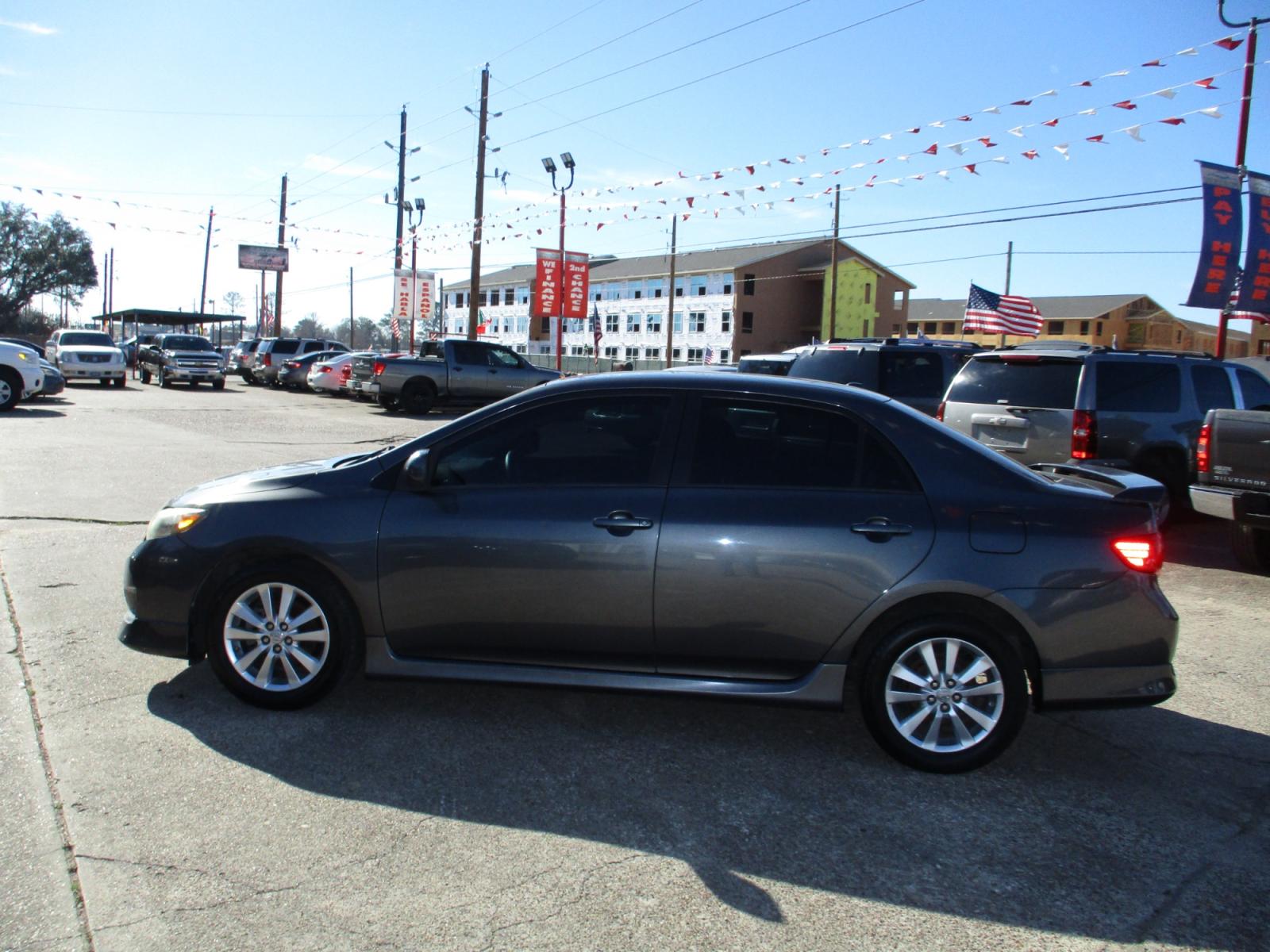 2012 GRAY TOYOTA CAMRY SE (4T1BF1FK6CU) with an 2.5L L4 DOHC 16V engine, 6-SPEED AUTOMATIC transmission, located at 19224 Kuykendahl Rd, Spring, TX, 77379, (713) 947-1245, 30.049259, -95.491402 - LIKE NEW CONDITION! QUALIFIES FOR "IN-HOUSE"FINANCING!!! THIS UNIT IS A MUST SEE, VERY CLEAN INSIDE & OUT, AUTOMATIC, COLD A/C SERVICED AND MAINTAINED, CARPETS AND SEATS ARE FREE OF SOILS AND STAINS, A NON-SMOKER, ENGINE HAS BEEN SERVICE AND TRANSMISSION SHIFTS SMOOTH. WE HAVE ALL TYPES OF FINANCING - Photo #5