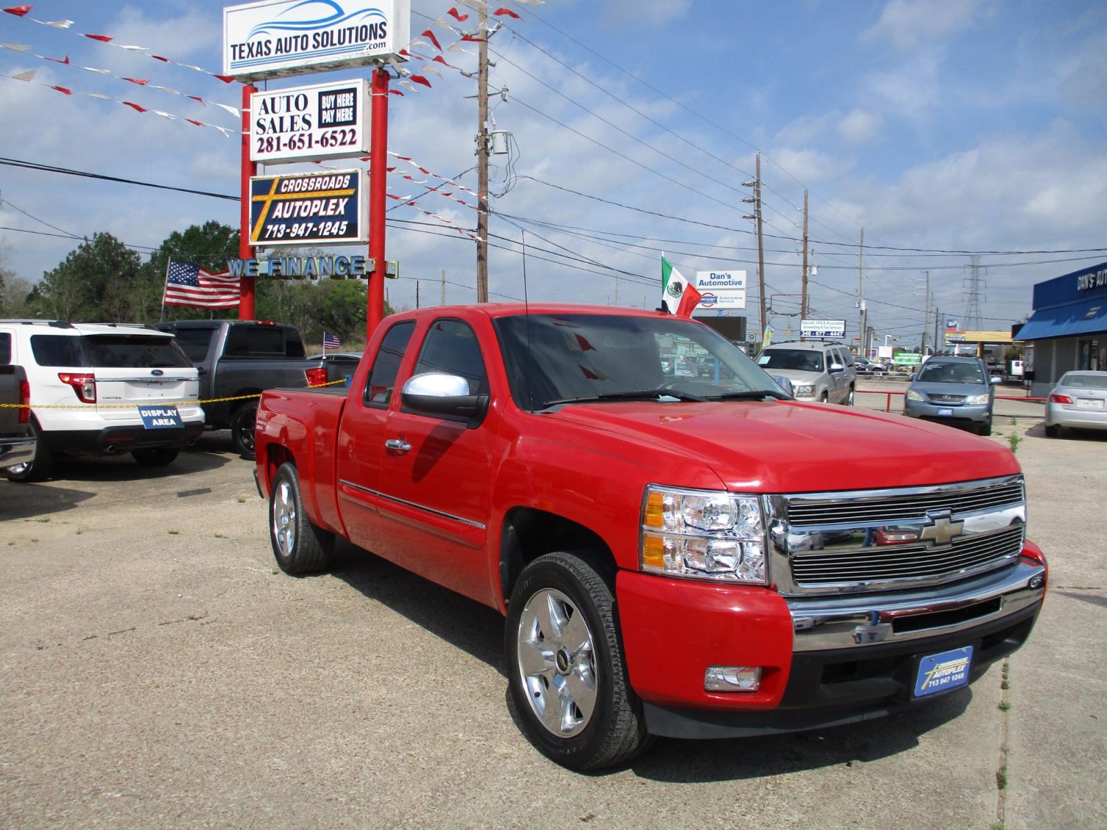 2011 RED CHEVROLET SILVERADO 1500 LT Ext. Cab 2WD (1GCRCSE09BZ) with an 5.3L V8 OHV 16V FFV engine, 6-SPEED AUTOMATIC transmission, located at 19224 Kuykendahl Rd, Spring, TX, 77379, (713) 947-1245, 30.049259, -95.491402 - NEW ARRIVAL CHEVROLET SILVERADO CREW CAB PICKUP!! THIS IS A MUST SEE, 4DR CREW CAB, CLOTH INTERIOR WITH NO STAINS AND CUTS, GREAT MILEAGE, ENGINE AND TRANSMISSION RUNS SMOOTH AND FUNCTIONS PROPERLY, ICE COLD A/C, PASSED OUR MULTI-POINT INSPECTION AND READY FOR DELIVERY! ALMOST NEW TIRES AND EXTERIOR - Photo #0
