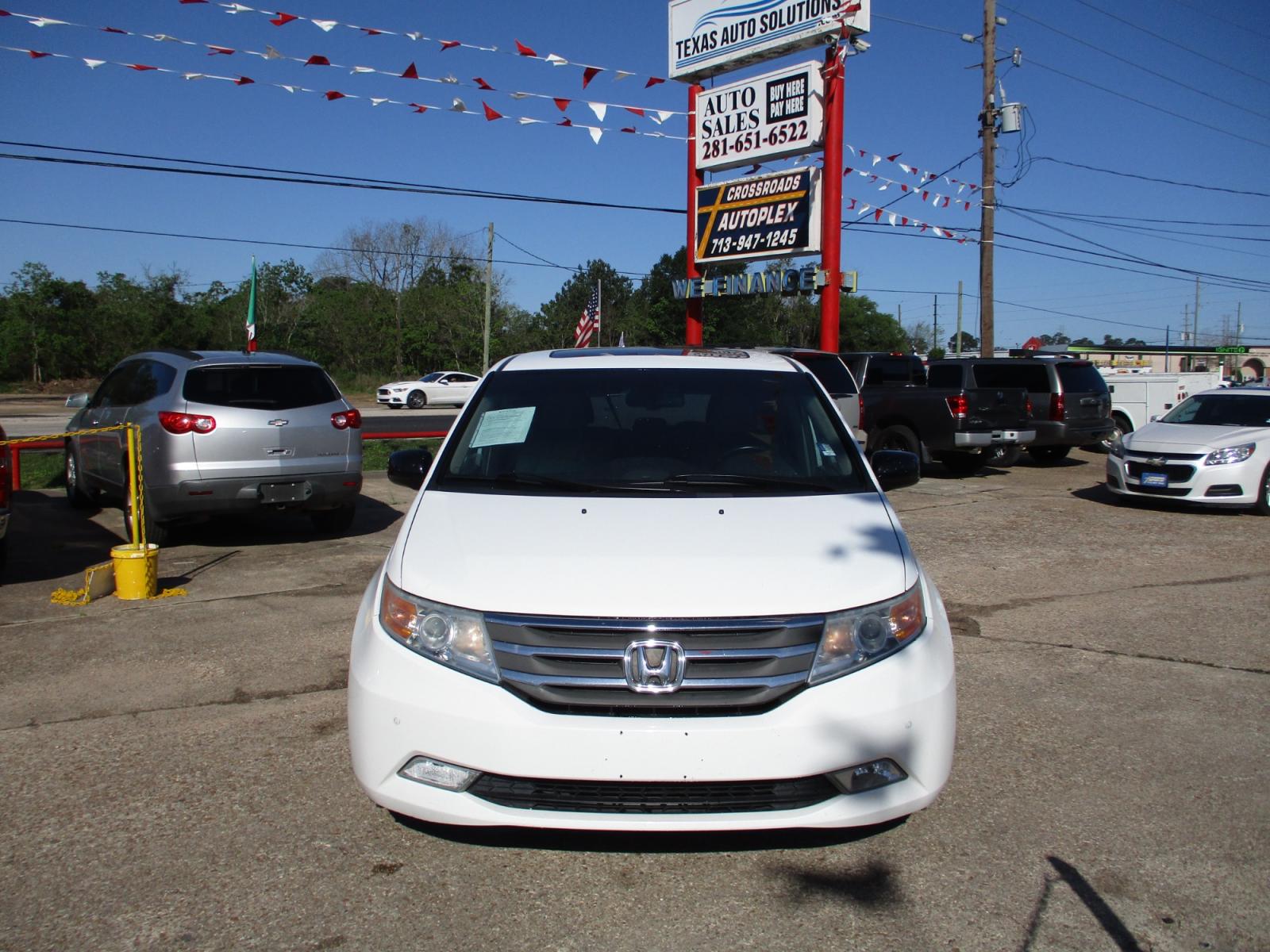 2011 WHITE /GRAY HONDA ODYSSEY Touring (5FNRL5H90BB) with an 3.5L V6 SOHC 24V engine, 5-SPEED AUTOMATIC transmission, located at 19224 Kuykendahl Rd, Spring, TX, 77379, (713) 947-1245, 30.049259, -95.491402 - used car loans/financing to South Houston TX, Pasadena TX, Galena Park TX, Jacinto City TX, Deer Park TX, Pearland TX, Cloverleaf TX, Friendswood TX, Houston TX, Channelview TX, Webster TX, West University Place TX, La Porte TX, League City TX, The Woodlands TX, Cypress TX, Spring TX Bellaire TX & S - Photo #7