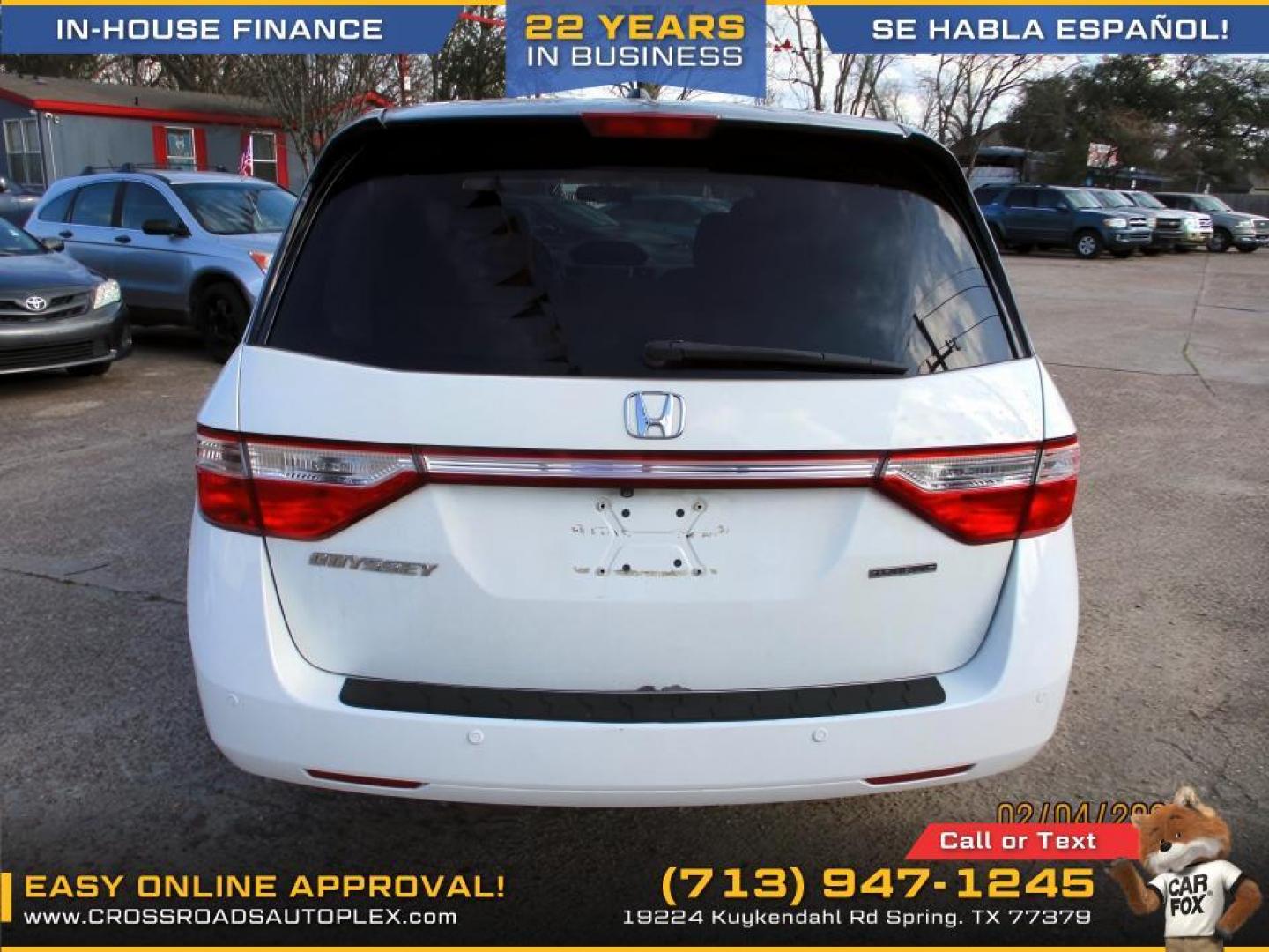 2011 WHITE /GRAY HONDA ODYSSEY Touring (5FNRL5H90BB) with an 3.5L V6 SOHC 24V engine, 5-SPEED AUTOMATIC transmission, located at 19224 Kuykendahl Rd, Spring, TX, 77379, (713) 947-1245, 30.049259, -95.491402 - used car loans/financing to South Houston TX, Pasadena TX, Galena Park TX, Jacinto City TX, Deer Park TX, Pearland TX, Cloverleaf TX, Friendswood TX, Houston TX, Channelview TX, Webster TX, West University Place TX, La Porte TX, League City TX, The Woodlands TX, Cypress TX, Spring TX Bellaire TX & S - Photo#3