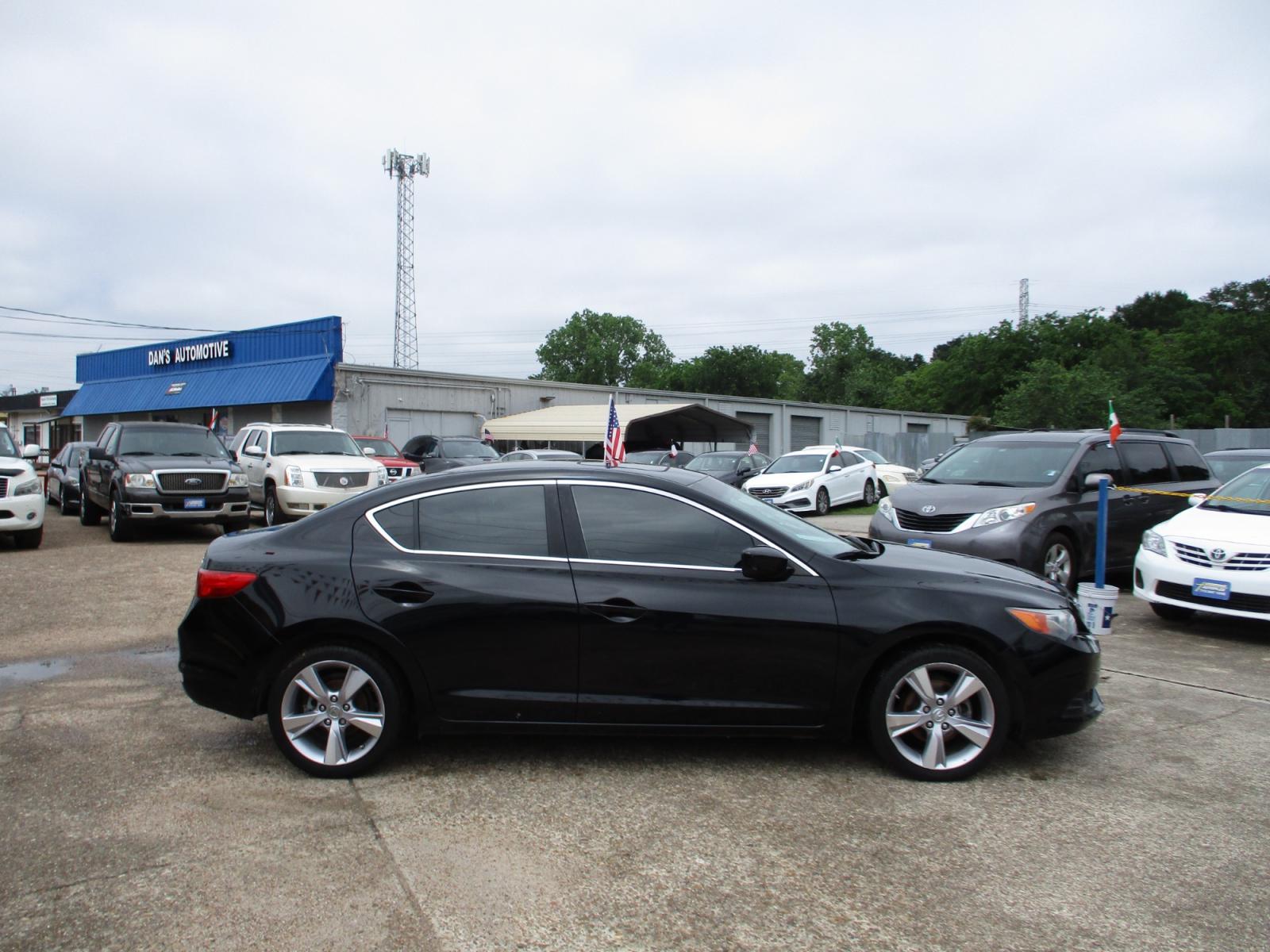 2014 BLACK /GRAY ACURA ILX 5-Spd AT w/ Premium Package (19VDE1F58EE) with an 2.0L L4 16V DOHC engine, 5-SPEED AUTOMATIC transmission, located at 19224 Kuykendahl Rd, Spring, TX, 77379, (713) 947-1245, 30.049259, -95.491402 - NEW ARRIVAL, QUALIFIES FOR IN-HOUSE FINANCING, COLD A/C GREAT SOUND SYSTEM, ENGINE & TRANSMISSION RUN'S QUIET & SMOOTH, EXTERIOR APPEARS TO HAVE BEEN GARAGED KEPT, ALMOST NEW TIRES, NON-SMOKER, SEATS AND CARPETS ARE FREE FROM SOILS & STAINS, CALL ONE OF OUR FRIENDLY FINANCE SPECIALIST FOR EASY APPRO - Photo #1