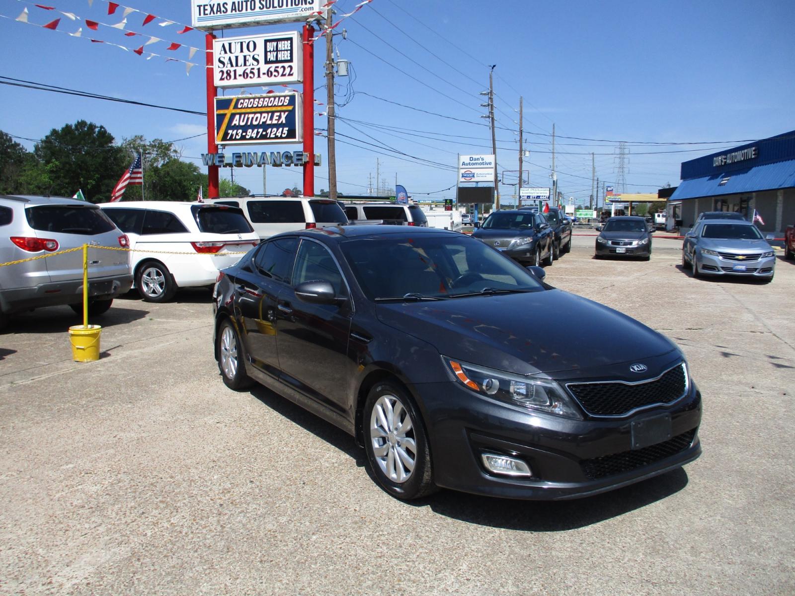 2015 SILVER KIA OPTIMA EX (5XXGN4A70FG) with an 2.4L L4 DOHC 16V engine, 6-SPEED AUTOMATIC transmission, located at 19224 Kuykendahl Rd, Spring, TX, 77379, (713) 947-1245, 30.049259, -95.491402 - Photo #0