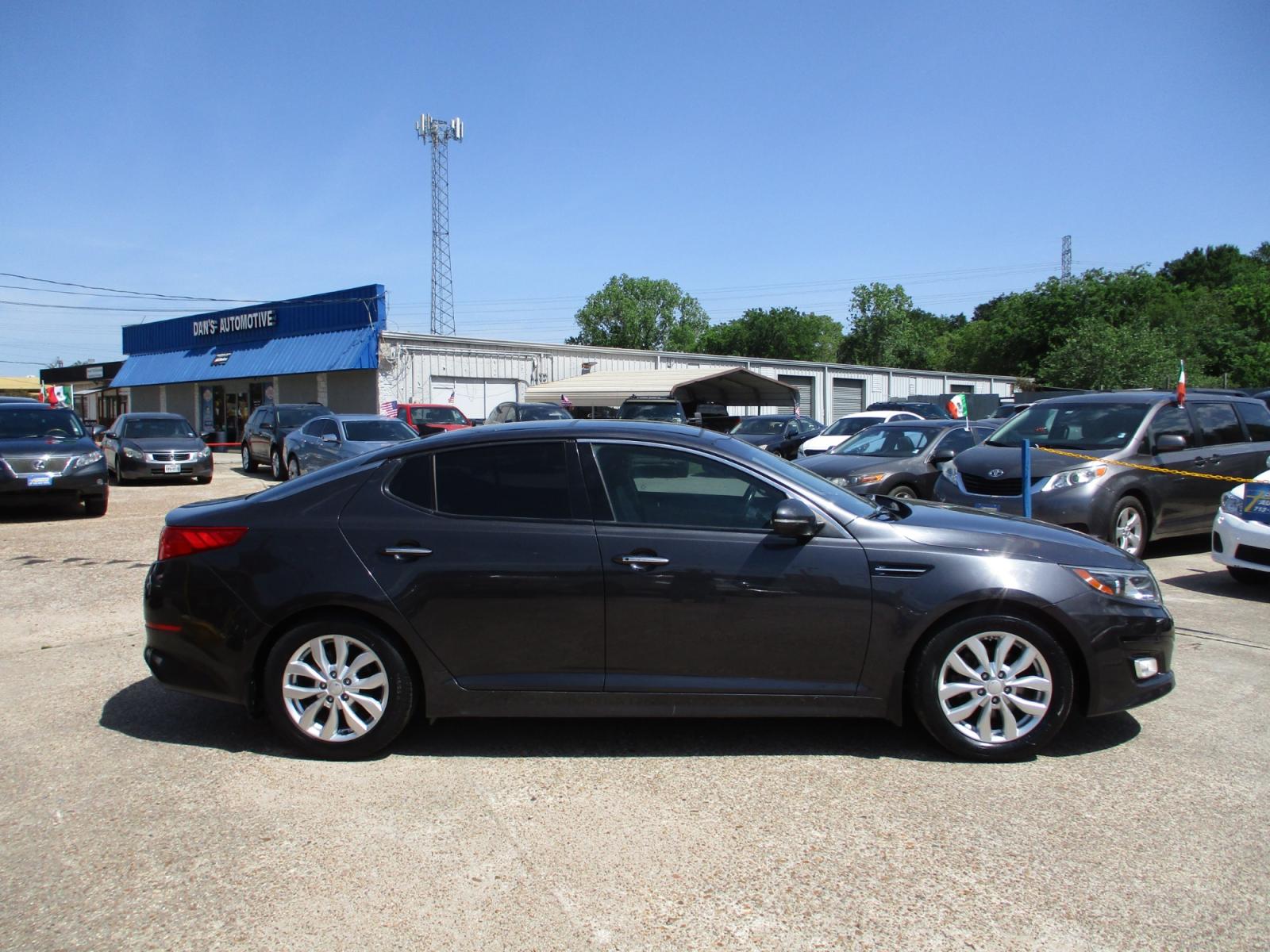 2015 SILVER KIA OPTIMA EX (5XXGN4A70FG) with an 2.4L L4 DOHC 16V engine, 6-SPEED AUTOMATIC transmission, located at 19224 Kuykendahl Rd, Spring, TX, 77379, (713) 947-1245, 30.049259, -95.491402 - Photo #1