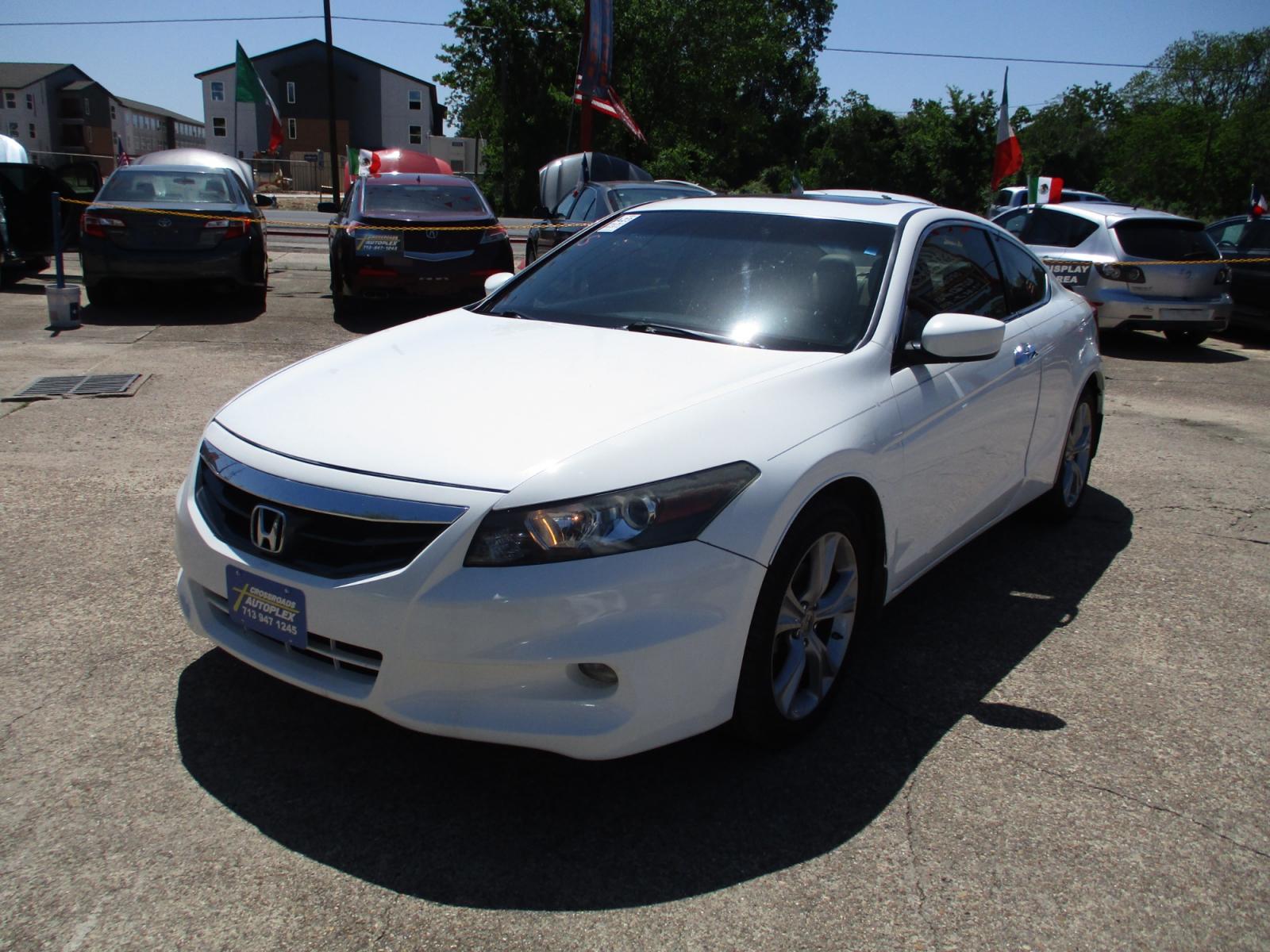 2012 WHITE HONDA ACCORD EX-L V6 Coupe AT (1HGCS2B88CA) with an 3.5L V6 SOHC 24V engine, 5-SPEED AUTOMATIC transmission, located at 19224 Kuykendahl Rd, Spring, TX, 77379, (713) 947-1245, 30.049259, -95.491402 - This Honda Accord is a great example of leading-edge combination of killer looks, next-big-thing technology and huge driving fun. Civic embodies our safety for everyone philosophy. Bottom line is it is clean with a lot of options, it's safe with our 24-point multi-inspection by our ASE Certified tec - Photo #6