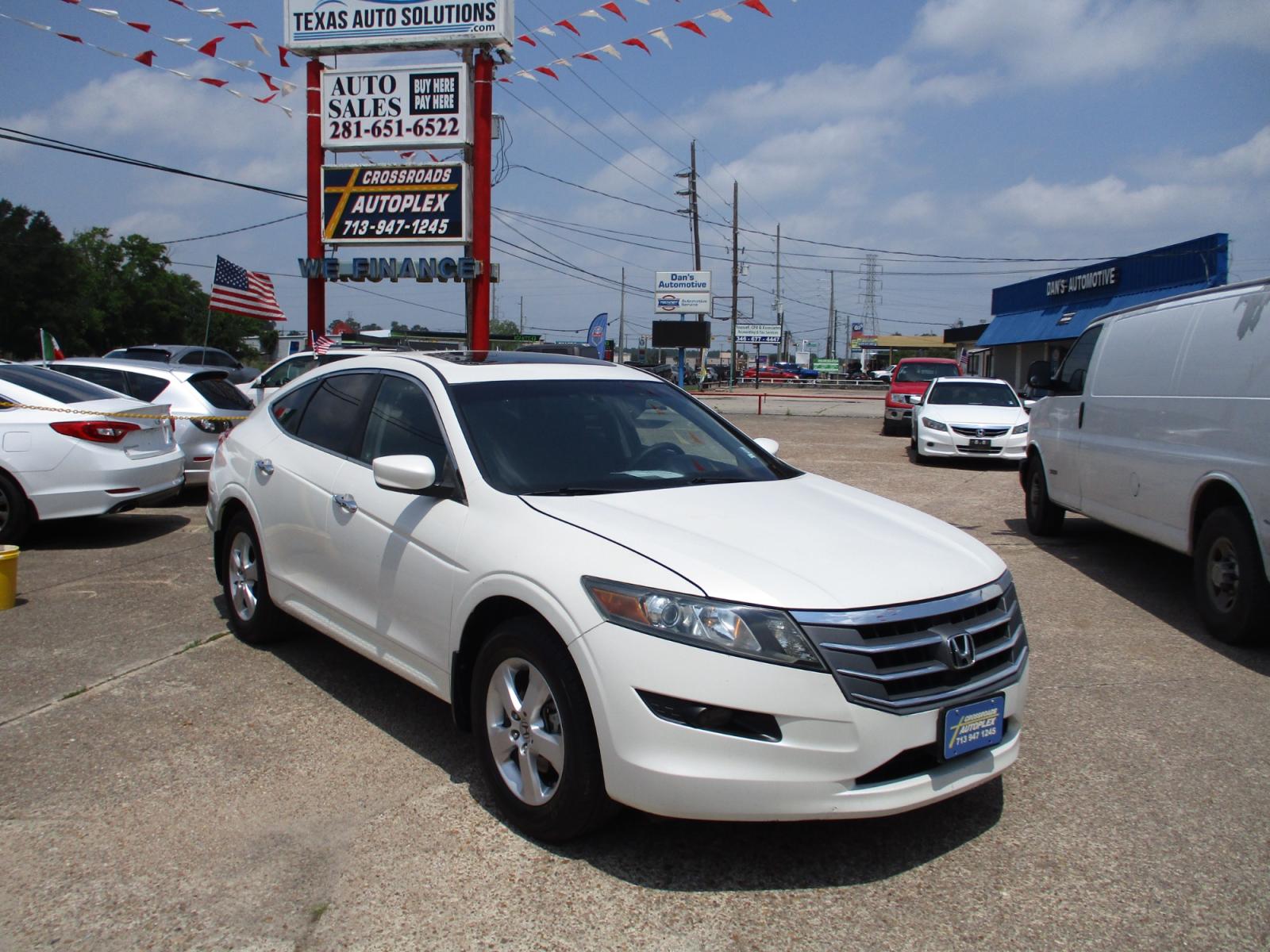 2010 WHITE HONDA ACCORD CROSSTOUR EX 2WD 5-Spd AT (5J6TF1H35AL) with an 3.5L V6 SOHC 24V engine, 5-SPEED AUTOMATIC transmission, located at 19224 Kuykendahl Rd, Spring, TX, 77379, (713) 947-1245, 30.049259, -95.491402 - Photo #0