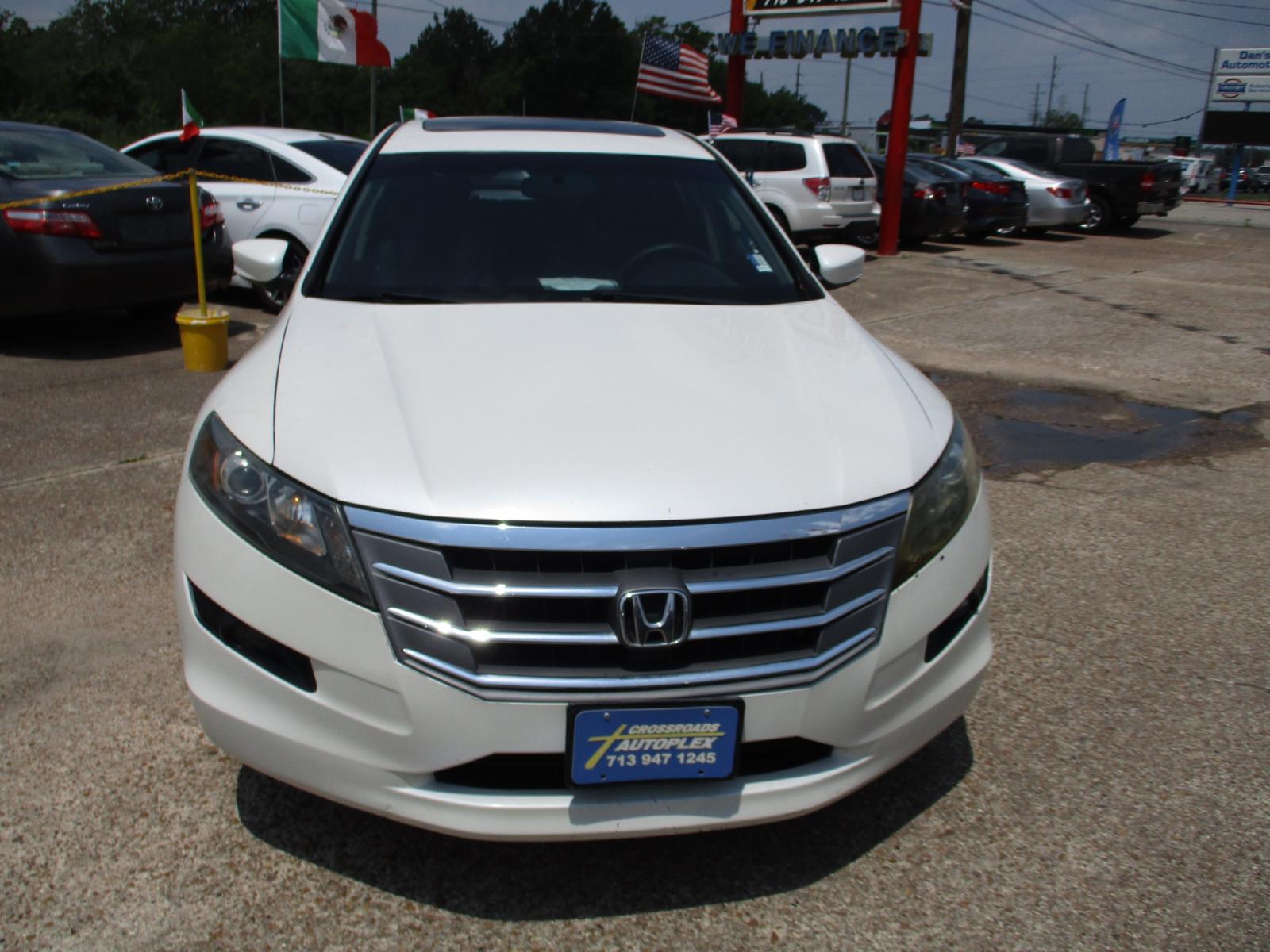 2010 WHITE HONDA ACCORD CROSSTOUR EX 2WD 5-Spd AT (5J6TF1H35AL) with an 3.5L V6 SOHC 24V engine, 5-SPEED AUTOMATIC transmission, located at 19224 Kuykendahl Rd, Spring, TX, 77379, (713) 947-1245, 30.049259, -95.491402 - Photo #7