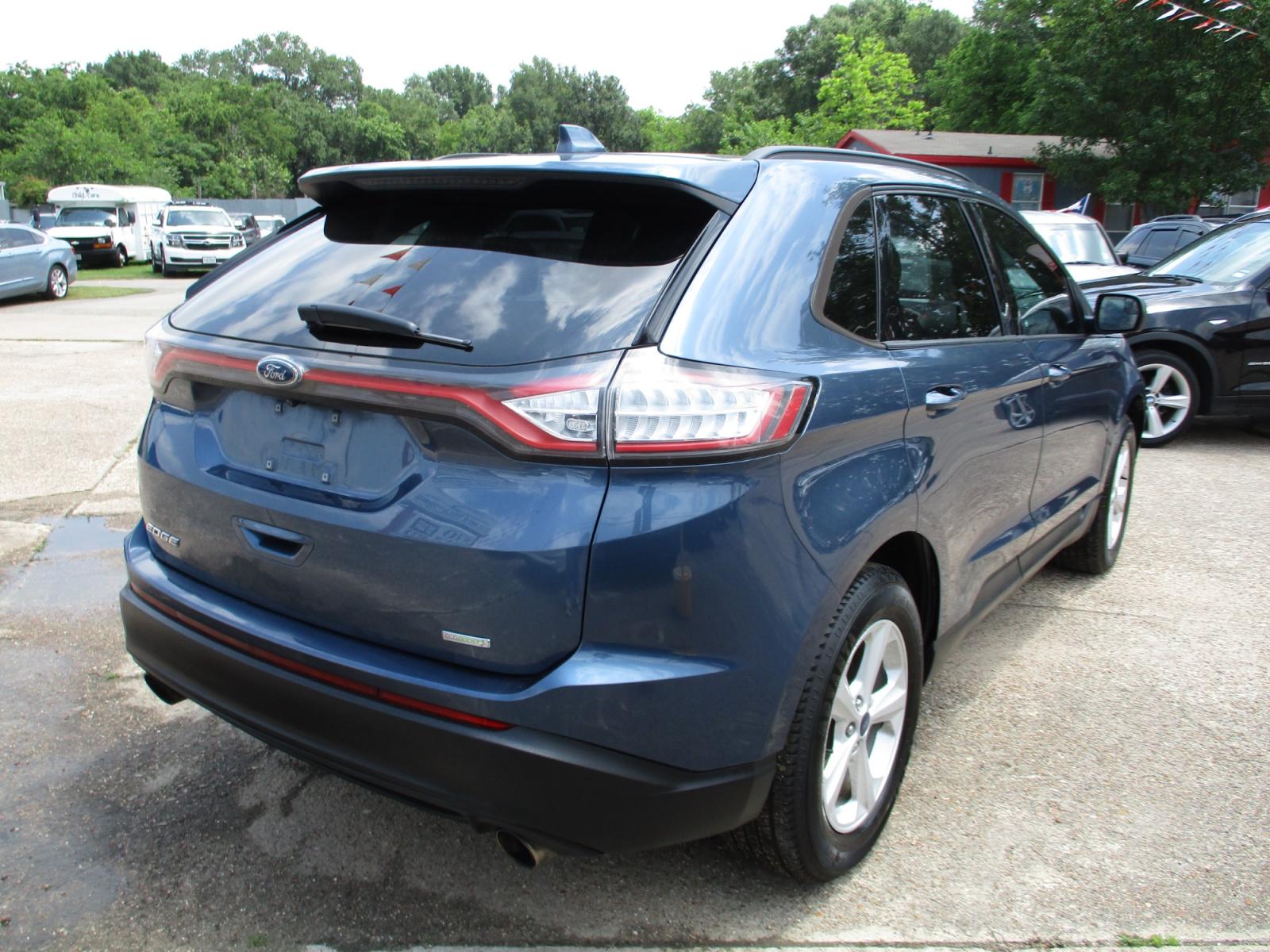 2018 BLUE FORD EDGE SE FWD (2FMPK3G98JB) with an 2.0L L4 DOHC 16V engine, 6-SPEED AUTOMATIC transmission, located at 19224 Kuykendahl Rd, Spring, TX, 77379, (713) 947-1245, 30.049259, -95.491402 - Photo #2