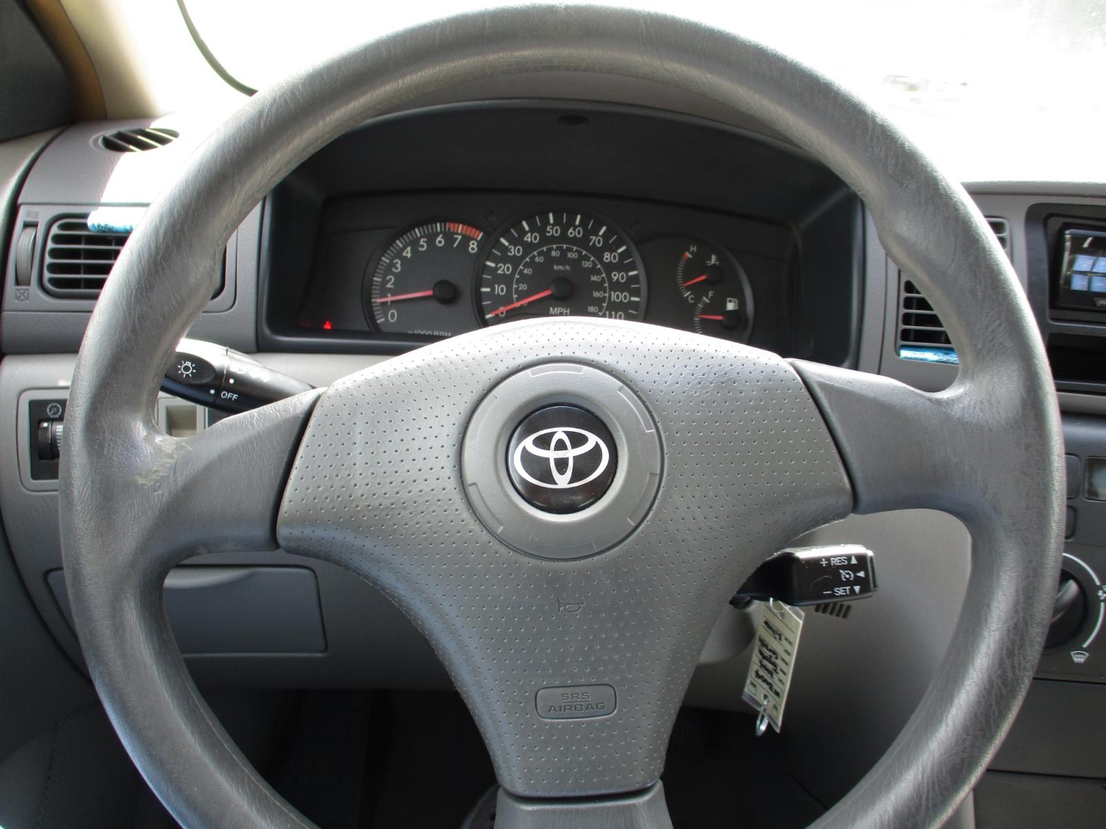 2006 SILVER TOYOTA COROLLA CE (1NXBR32EX6Z) with an 1.8L L4 DOHC 16V engine, 4-SPEED AUTOMATIC OR 5-SPEED MANUAL transmission, located at 19224 Kuykendahl Rd, Spring, TX, 77379, (713) 947-1245, 30.049259, -95.491402 - Photo #12