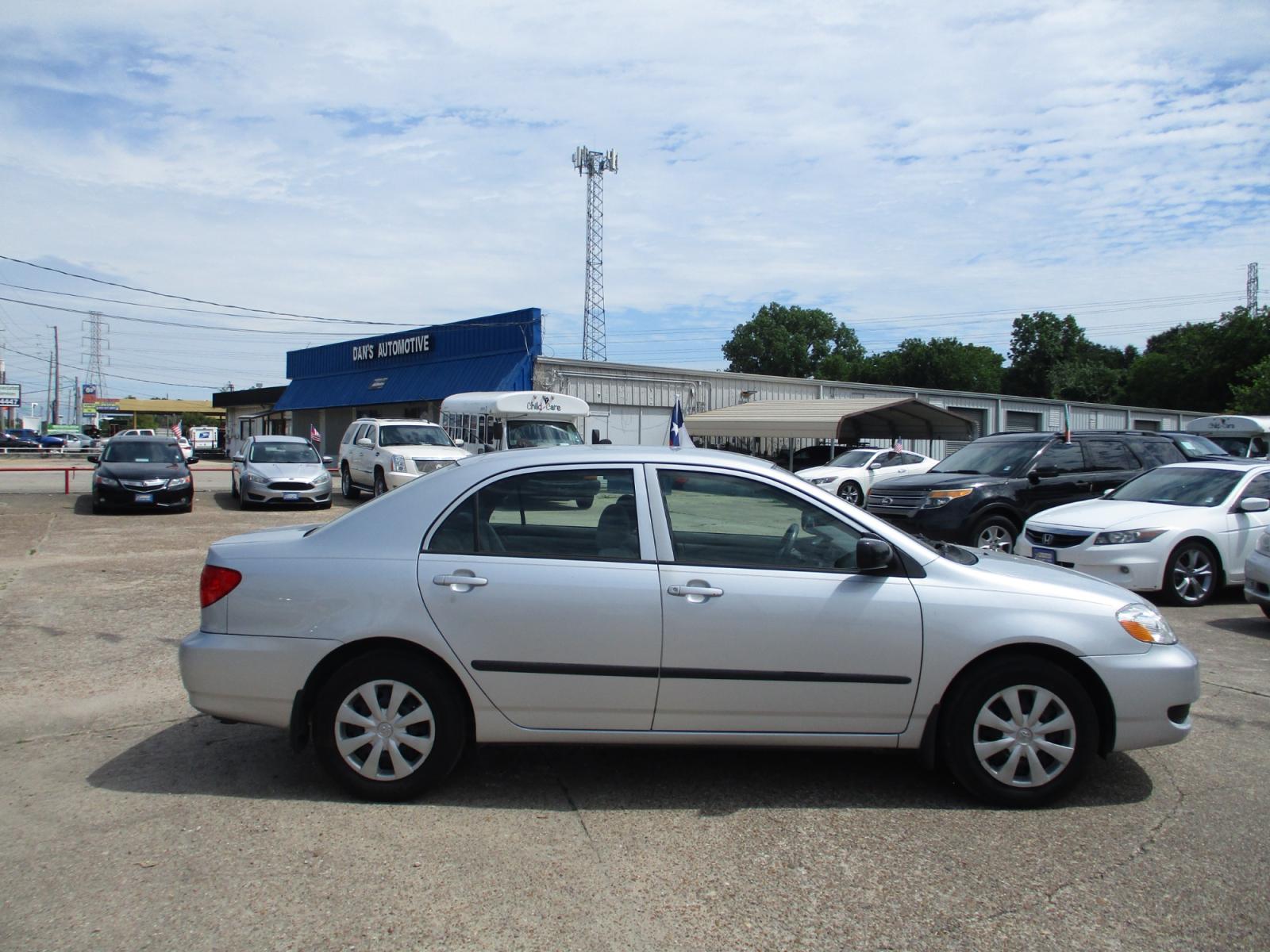 2006 SILVER TOYOTA COROLLA CE (1NXBR32EX6Z) with an 1.8L L4 DOHC 16V engine, 4-SPEED AUTOMATIC OR 5-SPEED MANUAL transmission, located at 19224 Kuykendahl Rd, Spring, TX, 77379, (713) 947-1245, 30.049259, -95.491402 - Photo #1