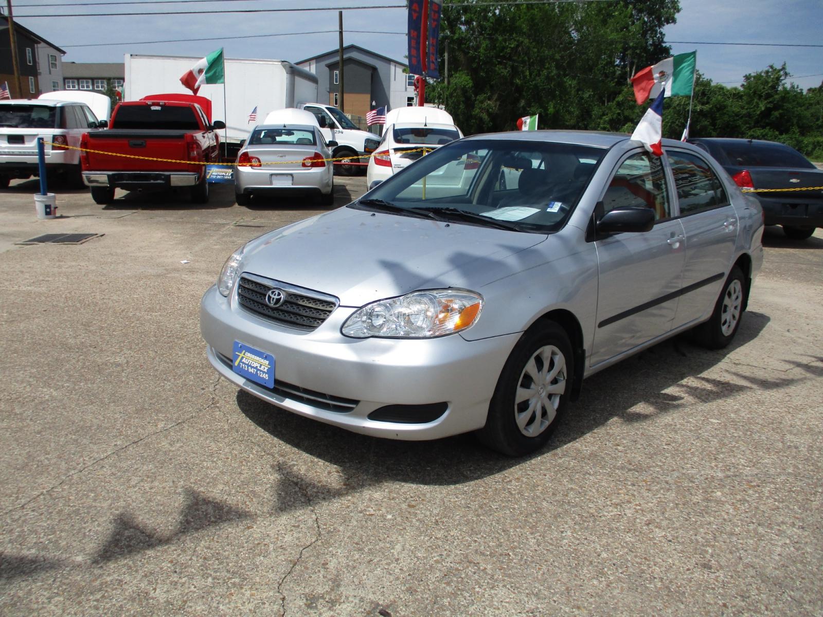 2006 SILVER TOYOTA COROLLA CE (1NXBR32EX6Z) with an 1.8L L4 DOHC 16V engine, 4-SPEED AUTOMATIC OR 5-SPEED MANUAL transmission, located at 19224 Kuykendahl Rd, Spring, TX, 77379, (713) 947-1245, 30.049259, -95.491402 - Photo #5