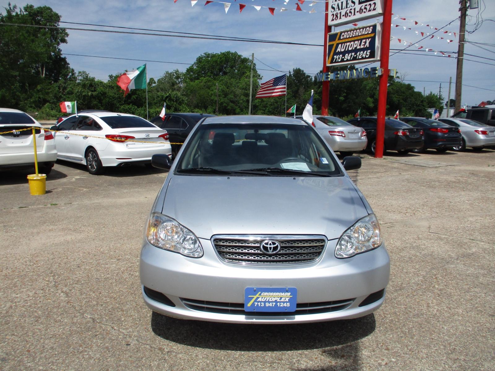 2006 SILVER TOYOTA COROLLA CE (1NXBR32EX6Z) with an 1.8L L4 DOHC 16V engine, 4-SPEED AUTOMATIC OR 5-SPEED MANUAL transmission, located at 19224 Kuykendahl Rd, Spring, TX, 77379, (713) 947-1245, 30.049259, -95.491402 - Photo #6