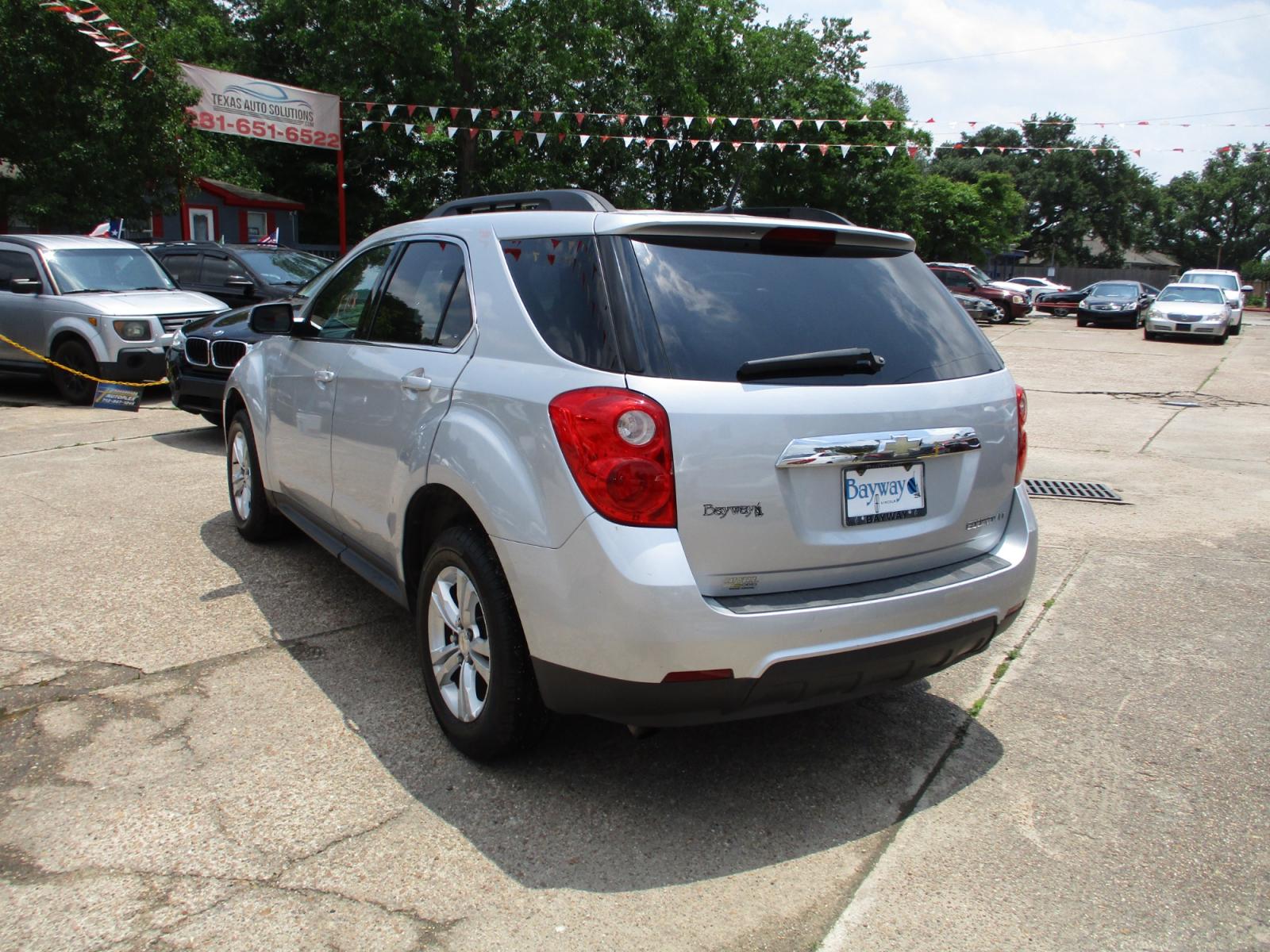 2011 SILVER CHEVROLET EQUINOX 1LT 2WD (2CNALDEC7B6) with an 2.4L L4 DOHC 16V engine, 6-SPEED AUTOMATIC transmission, located at 19224 Kuykendahl Rd, Spring, TX, 77379, (713) 947-1245, 30.049259, -95.491402 - Photo #4