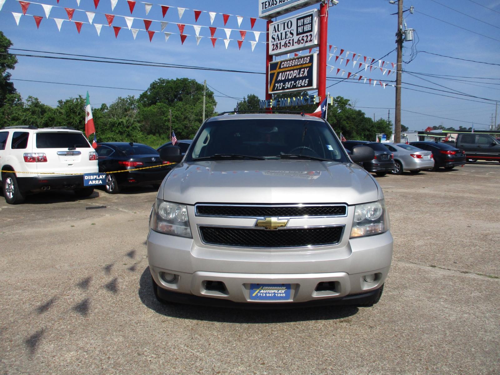 2007 TAN CHEVROLET TAHOE LS 2WD (1GNFC13C67R) with an 4.8L V8 OHV 16V engine, 4-SPEED AUTOMATIC transmission, located at 19224 Kuykendahl Rd, Spring, TX, 77379, (713) 947-1245, 30.049259, -95.491402 - Photo #7