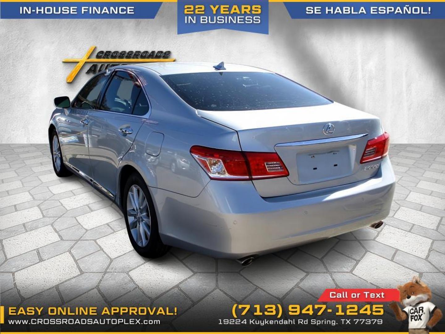 2012 SILVER LEXUS ES 350 Sedan (JTHBK1EG5C2) with an 3.5L V6 DOHC 24V engine, 6-SPEED AUTOMATIC transmission, located at 19224 Kuykendahl Rd, Spring, TX, 77379, (713) 947-1245, 30.049259, -95.491402 - Photo#4