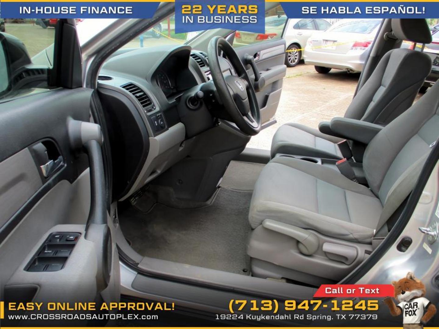 2010 BLUE /SILVER HONDA CR-V LX 2WD 5-Speed AT (5J6RE3H32AL) with an 2.4L L4 DOHC 16V engine, 5-SPEED AUTOMATIC transmission, located at 19224 Kuykendahl Rd, Spring, TX, 77379, (713) 947-1245, 30.049259, -95.491402 - Photo#4