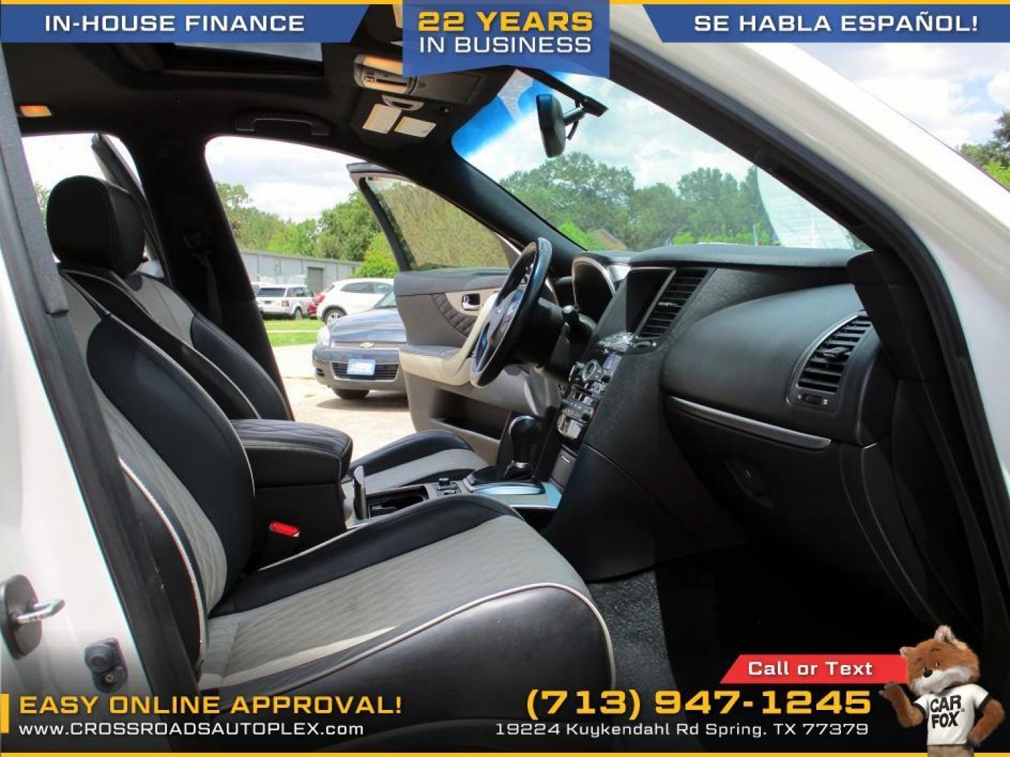 2017 WHITE /BLACK INFINITI QX70 Base (JN8CS1MU5HM) with an 3.7L V6 DOHC 24V engine, 7-SPEED AUTOMATIC transmission, located at 19224 Kuykendahl Rd, Spring, TX, 77379, (713) 947-1245, 30.049259, -95.491402 - WE IN HOUSE FINANCE, CALL US AT 713.947.1245 - Photo#11
