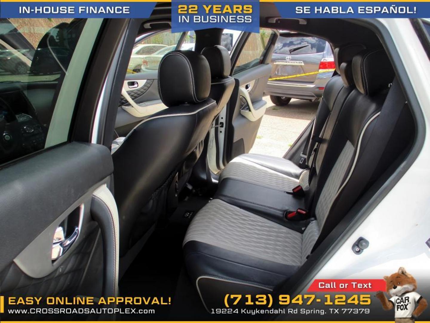 2017 WHITE /BLACK INFINITI QX70 Base (JN8CS1MU5HM) with an 3.7L V6 DOHC 24V engine, 7-SPEED AUTOMATIC transmission, located at 19224 Kuykendahl Rd, Spring, TX, 77379, (713) 947-1245, 30.049259, -95.491402 - WE IN HOUSE FINANCE, CALL US AT 713.947.1245 - Photo#7