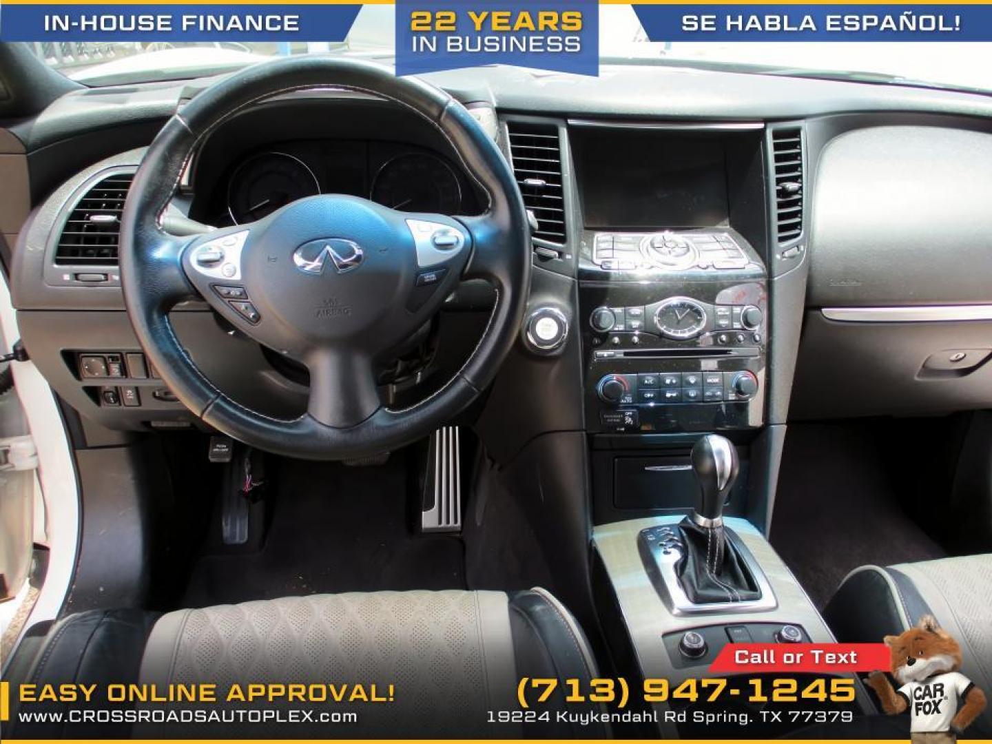 2017 WHITE /BLACK INFINITI QX70 Base (JN8CS1MU5HM) with an 3.7L V6 DOHC 24V engine, 7-SPEED AUTOMATIC transmission, located at 19224 Kuykendahl Rd, Spring, TX, 77379, (713) 947-1245, 30.049259, -95.491402 - WE IN HOUSE FINANCE, CALL US AT 713.947.1245 - Photo#8