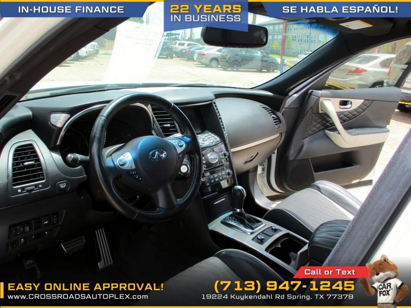 2017 WHITE /BLACK INFINITI QX70 Base (JN8CS1MU5HM) with an 3.7L V6 DOHC 24V engine, 7-SPEED AUTOMATIC transmission, located at 19224 Kuykendahl Rd, Spring, TX, 77379, (713) 947-1245, 30.049259, -95.491402 - WE IN HOUSE FINANCE, CALL US AT 713.947.1245 - Photo#5