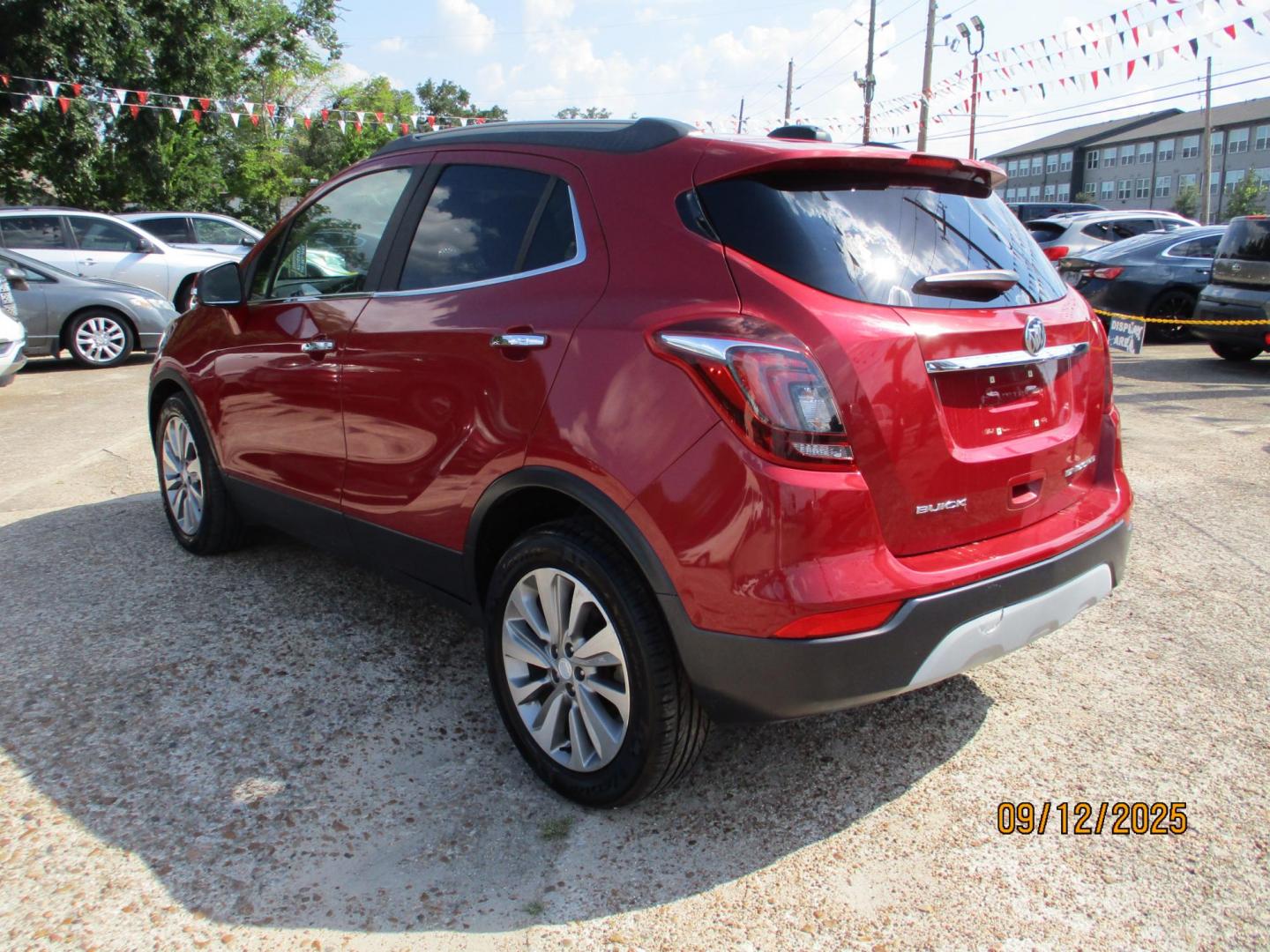 2018 RED /TAN BUICK ENCORE Preferred FWD (KL4CJASB5JB) with an 1.4L L4 DOHC 16V TURBO engine, 6-SPEED AUTOMATIC transmission, located at 19224 Kuykendahl Rd, Spring, TX, 77379, (713) 947-1245, 30.049259, -95.491402 - WE IN HOUSE FINANCE, CALL US AT 713-947-1245 - Photo#2