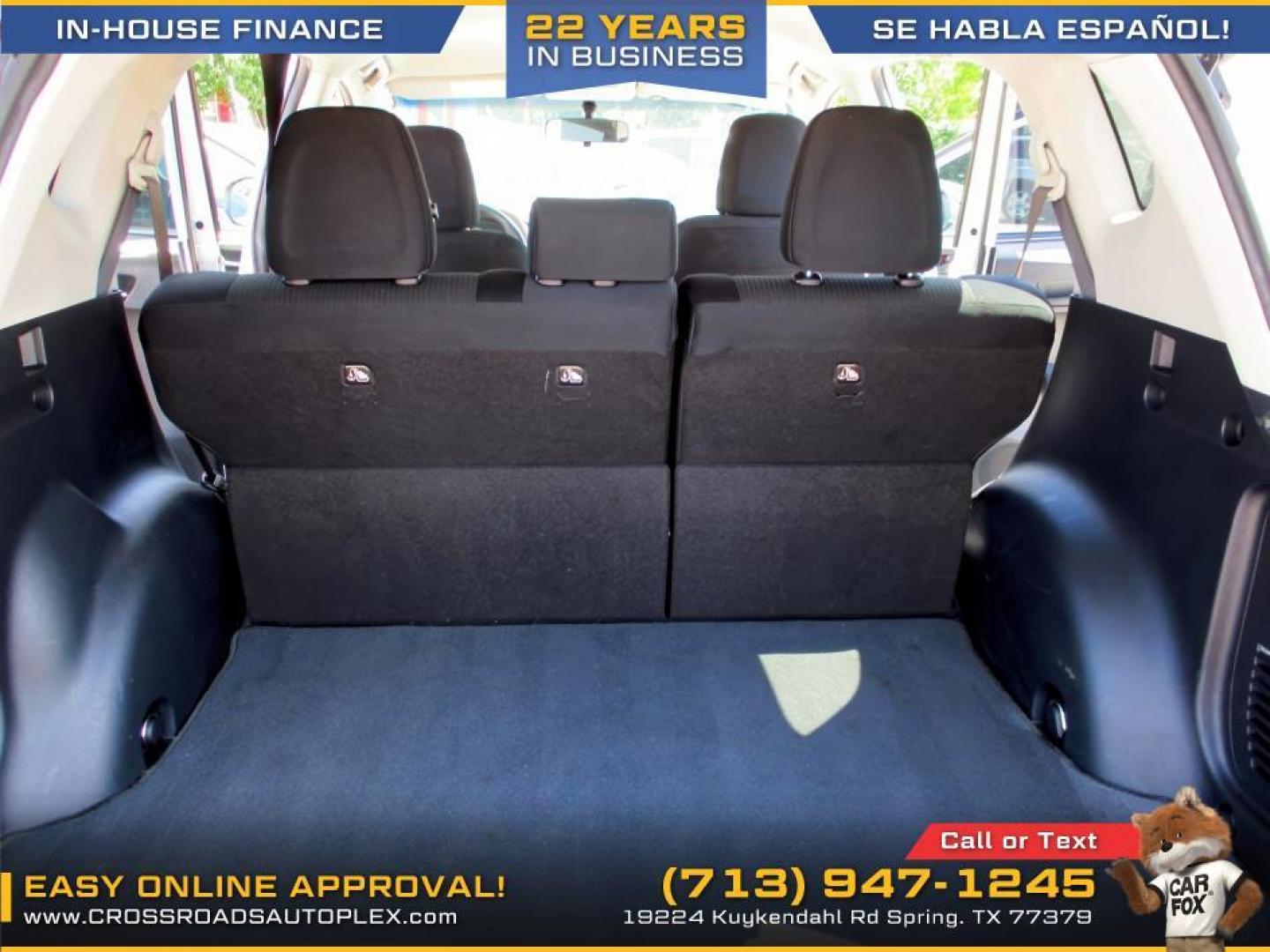 2014 WHITE /GRAY TOYOTA RAV4 LE FWD (JTMZFREV2EJ) with an 2.5L L4 DOHC 16V engine, 6-SPEED AUTOMATIC transmission, located at 19224 Kuykendahl Rd, Spring, TX, 77379, (713) 947-1245, 30.049259, -95.491402 - Photo#10