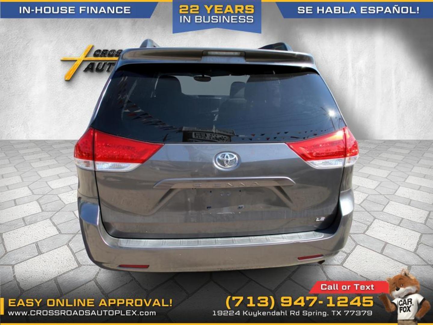 2014 SILVER /GRAY TOYOTA SIENNA LE FWD 8-Passenger V6 (5TDKK3DC5ES) with an 3.5L V6 EFI DOHC 24V engine, 5-SPEED AUTOMATIC transmission, located at 19224 Kuykendahl Rd, Spring, TX, 77379, (713) 947-1245, 30.049259, -95.491402 - Photo#3