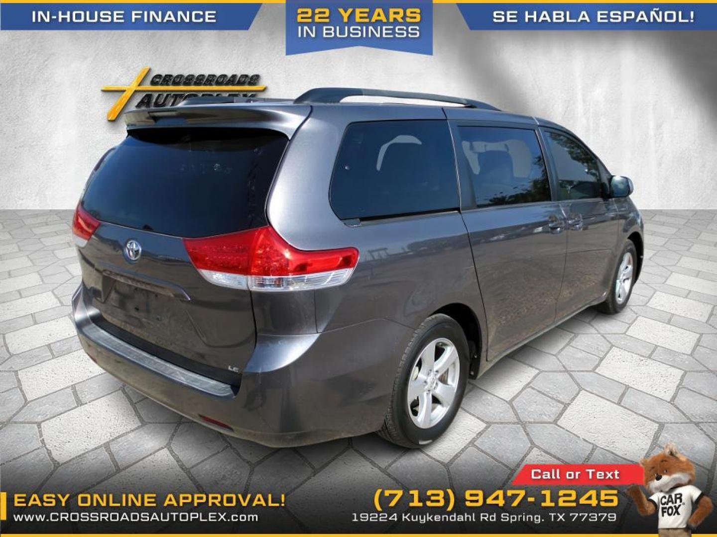 2014 SILVER /GRAY TOYOTA SIENNA LE FWD 8-Passenger V6 (5TDKK3DC5ES) with an 3.5L V6 EFI DOHC 24V engine, 5-SPEED AUTOMATIC transmission, located at 19224 Kuykendahl Rd, Spring, TX, 77379, (713) 947-1245, 30.049259, -95.491402 - Photo#4