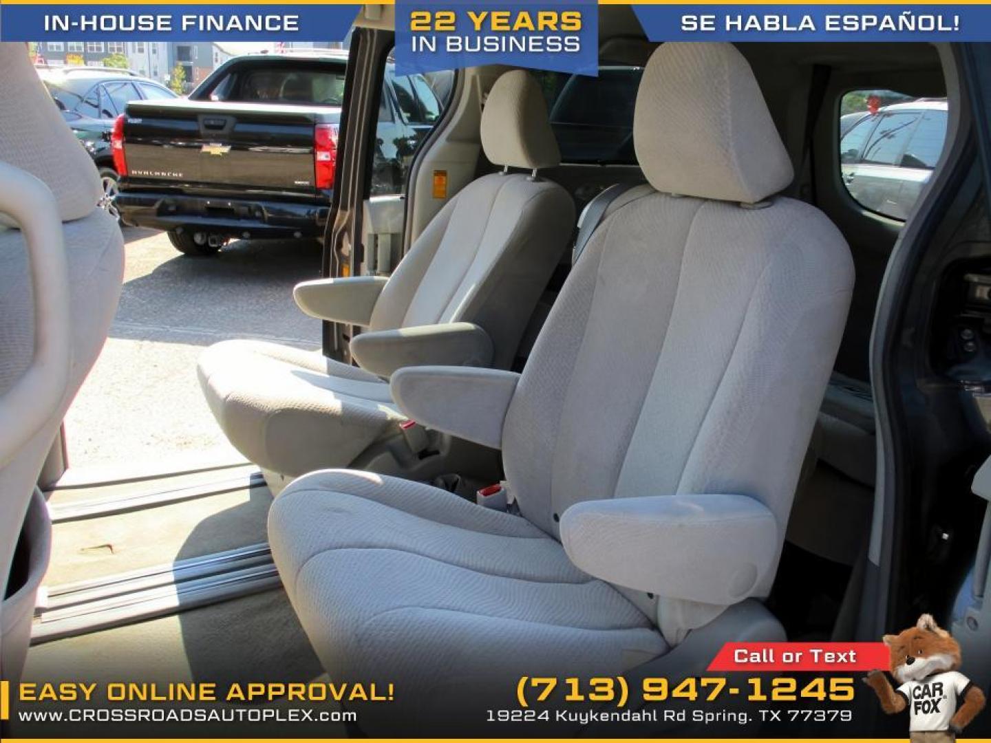 2014 SILVER /GRAY TOYOTA SIENNA LE FWD 8-Passenger V6 (5TDKK3DC5ES) with an 3.5L V6 EFI DOHC 24V engine, 5-SPEED AUTOMATIC transmission, located at 19224 Kuykendahl Rd, Spring, TX, 77379, (713) 947-1245, 30.049259, -95.491402 - Photo#7