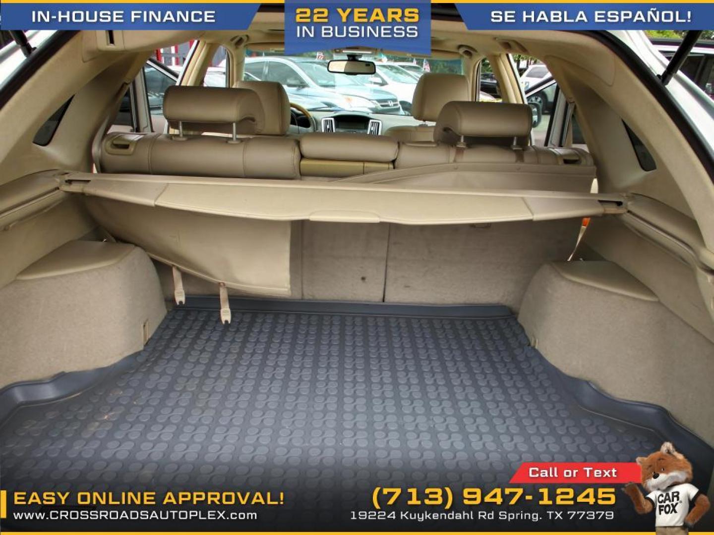 2009 SILVER /GRAY LEXUS RX 350 FWD (2T2GK31U79C) with an 3.5L V6 DOHC 24V engine, 5-SPEED AUTOMATIC transmission, located at 19224 Kuykendahl Rd, Spring, TX, 77379, (713) 947-1245, 30.049259, -95.491402 - This is one well kept unit. It has a robust 3.5-liter V6 engine generates a pine-blurring 270 horsepower. This ingenious system continually monitors engine speed and load, adjusting the intake and exhaust to ensure the maximum level of power is available at any given time. With nearly 141 cubic feet - Photo#11