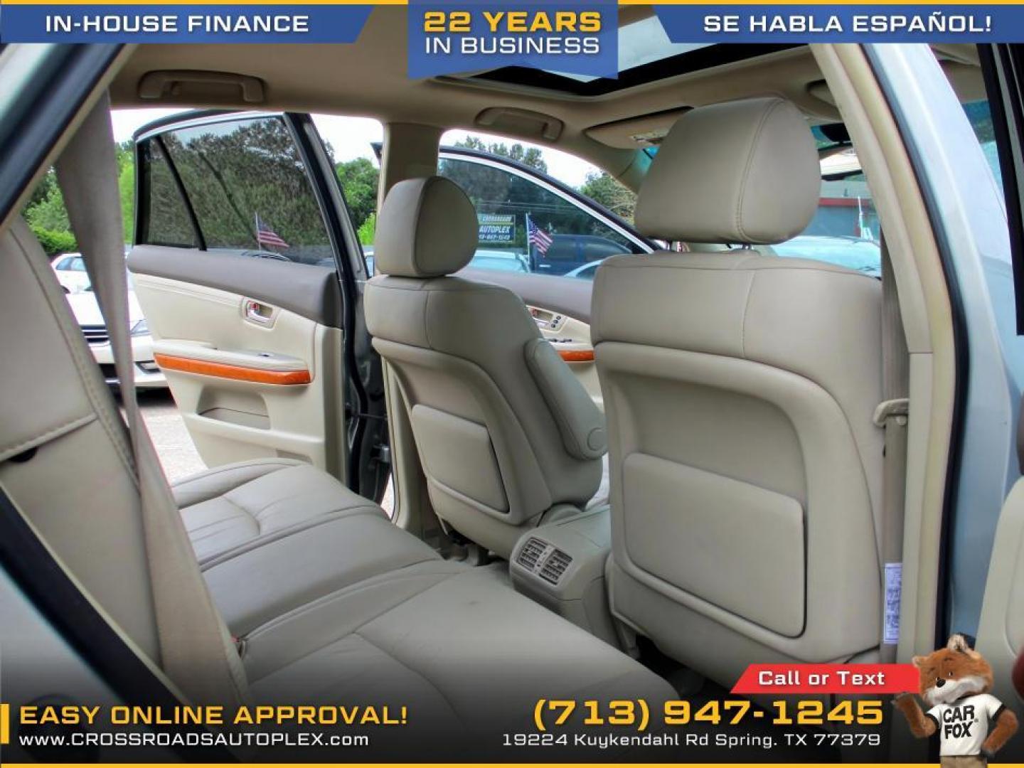 2009 SILVER /GRAY LEXUS RX 350 FWD (2T2GK31U79C) with an 3.5L V6 DOHC 24V engine, 5-SPEED AUTOMATIC transmission, located at 19224 Kuykendahl Rd, Spring, TX, 77379, (713) 947-1245, 30.049259, -95.491402 - This is one well kept unit. It has a robust 3.5-liter V6 engine generates a pine-blurring 270 horsepower. This ingenious system continually monitors engine speed and load, adjusting the intake and exhaust to ensure the maximum level of power is available at any given time. With nearly 141 cubic feet - Photo#12