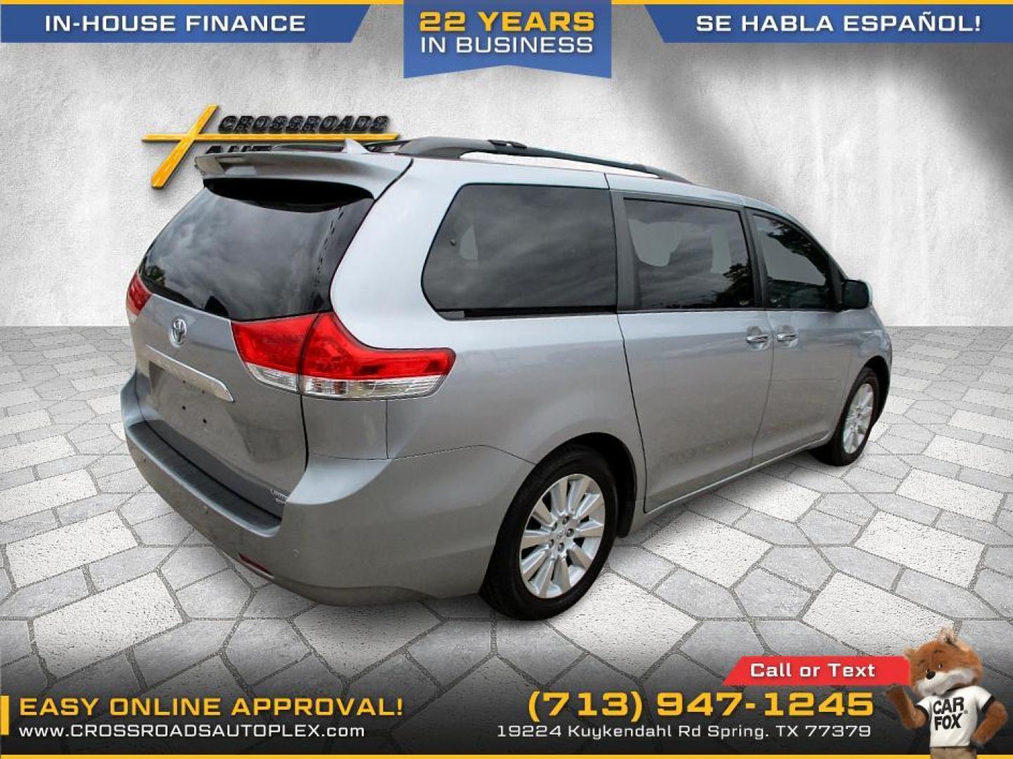 2011 SILVER /GRAY TOYOTA SIENNA XLE AWD 7-Pass V6 (5TDDK3DC4BS) with an 3.5L V6 EFI DOHC 24V engine, 5-SPEED AUTOMATIC transmission, located at 19224 Kuykendahl Rd, Spring, TX, 77379, (713) 947-1245, 30.049259, -95.491402 - Photo#4