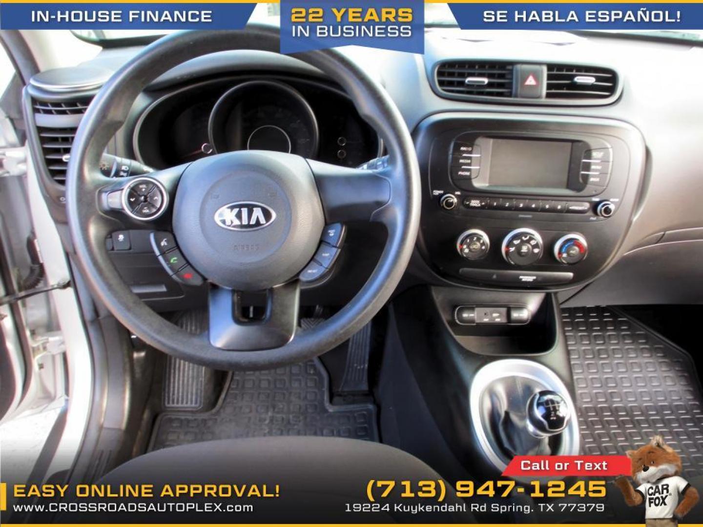 2017 SILVER /GRAY KIA SOUL Base 6M (KNDJN2A23H7) with an 1.6L L4 DOHC 16V engine, 6-SPEED MANUAL transmission, located at 19224 Kuykendahl Rd, Spring, TX, 77379, (713) 947-1245, 30.049259, -95.491402 - CALL US FOR OUR FINANCING OPTIONS AT 713.947.1245 - Photo#9