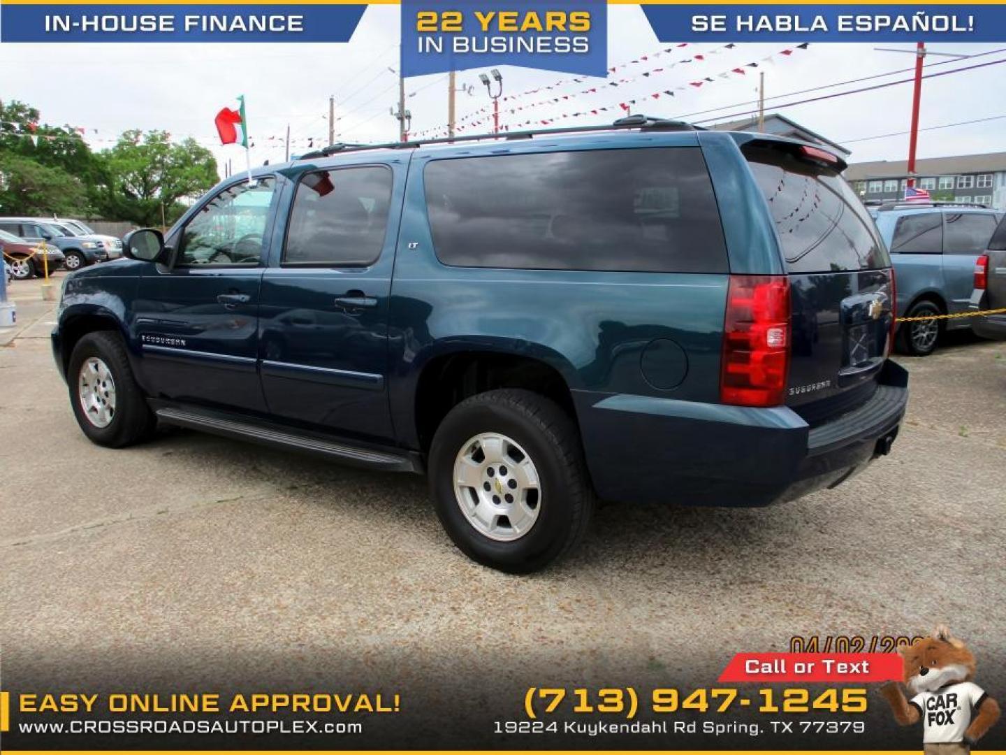 2007 BLUE /BLACK CHEVROLET SUBURBAN LS 1500 2WD (3GNFC16077G) with an 5.3L V8 OHV 16V FFV engine, 4-SPEED AUTOMATIC transmission, located at 19224 Kuykendahl Rd, Spring, TX, 77379, (713) 947-1245, 30.049259, -95.491402 - Photo#2
