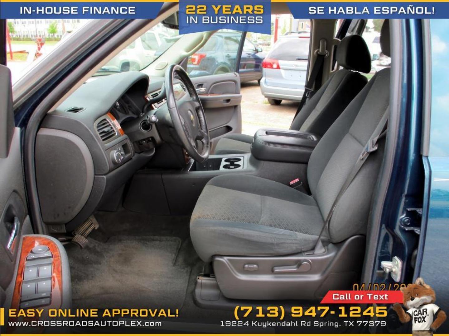 2007 BLUE /BLACK CHEVROLET SUBURBAN LS 1500 2WD (3GNFC16077G) with an 5.3L V8 OHV 16V FFV engine, 4-SPEED AUTOMATIC transmission, located at 19224 Kuykendahl Rd, Spring, TX, 77379, (713) 947-1245, 30.049259, -95.491402 - Photo#6