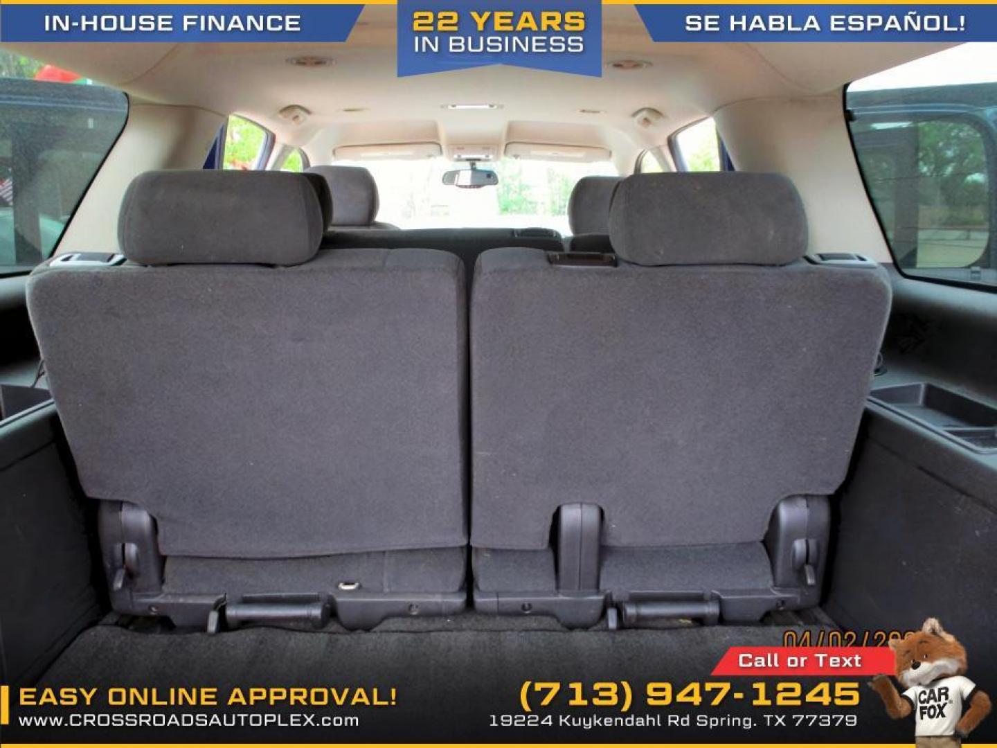 2007 BLUE /BLACK CHEVROLET SUBURBAN LS 1500 2WD (3GNFC16077G) with an 5.3L V8 OHV 16V FFV engine, 4-SPEED AUTOMATIC transmission, located at 19224 Kuykendahl Rd, Spring, TX, 77379, (713) 947-1245, 30.049259, -95.491402 - Photo#10