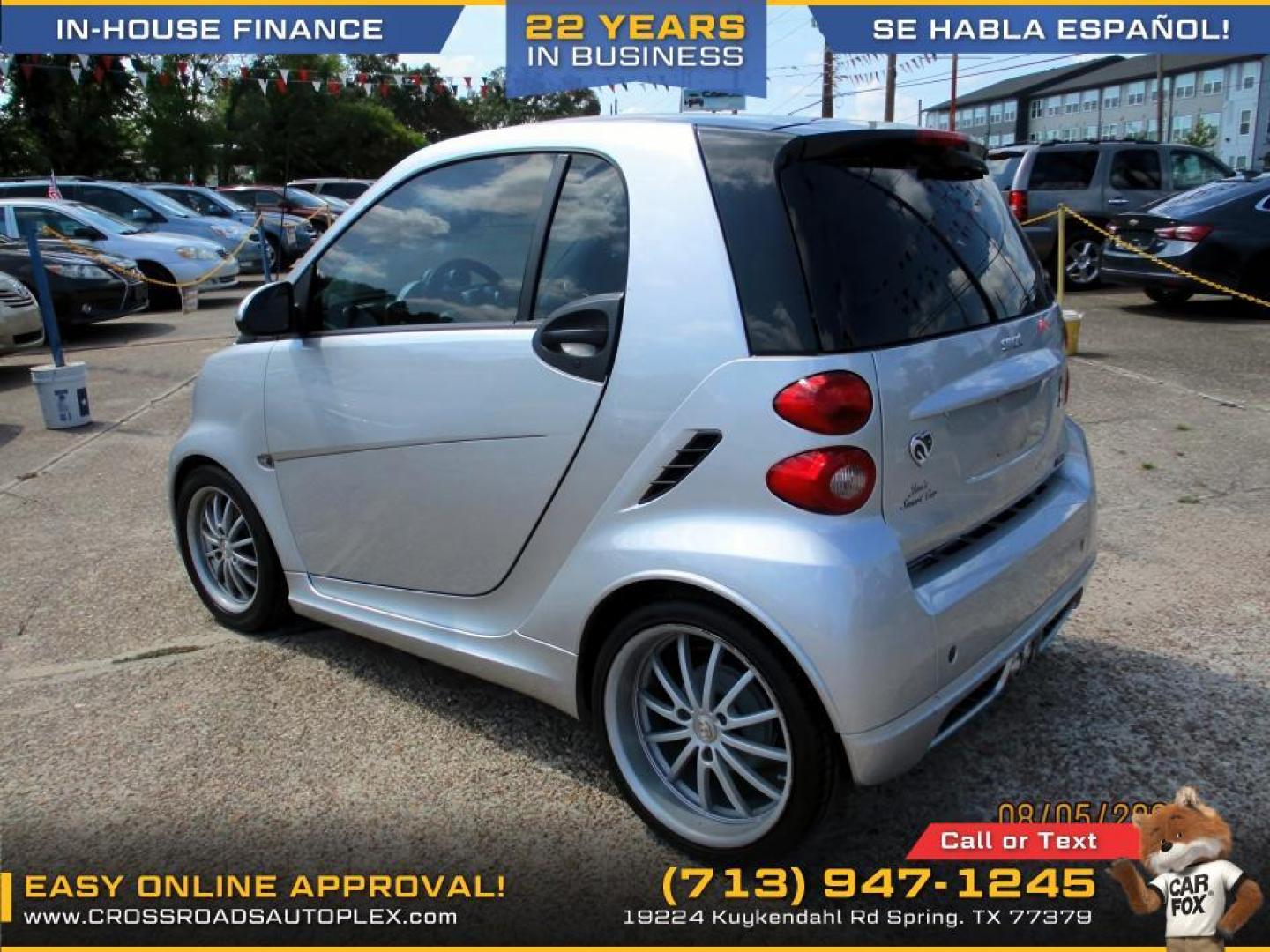 2015 SILVER /BLACK SMART FORTWO passion coupe (WMEEJ3BA2FK) with an 1.0L L3 DOHC 12V engine, 5-SPEED AUTOMATIC transmission, located at 19224 Kuykendahl Rd, Spring, TX, 77379, (713) 947-1245, 30.049259, -95.491402 - Photo#2