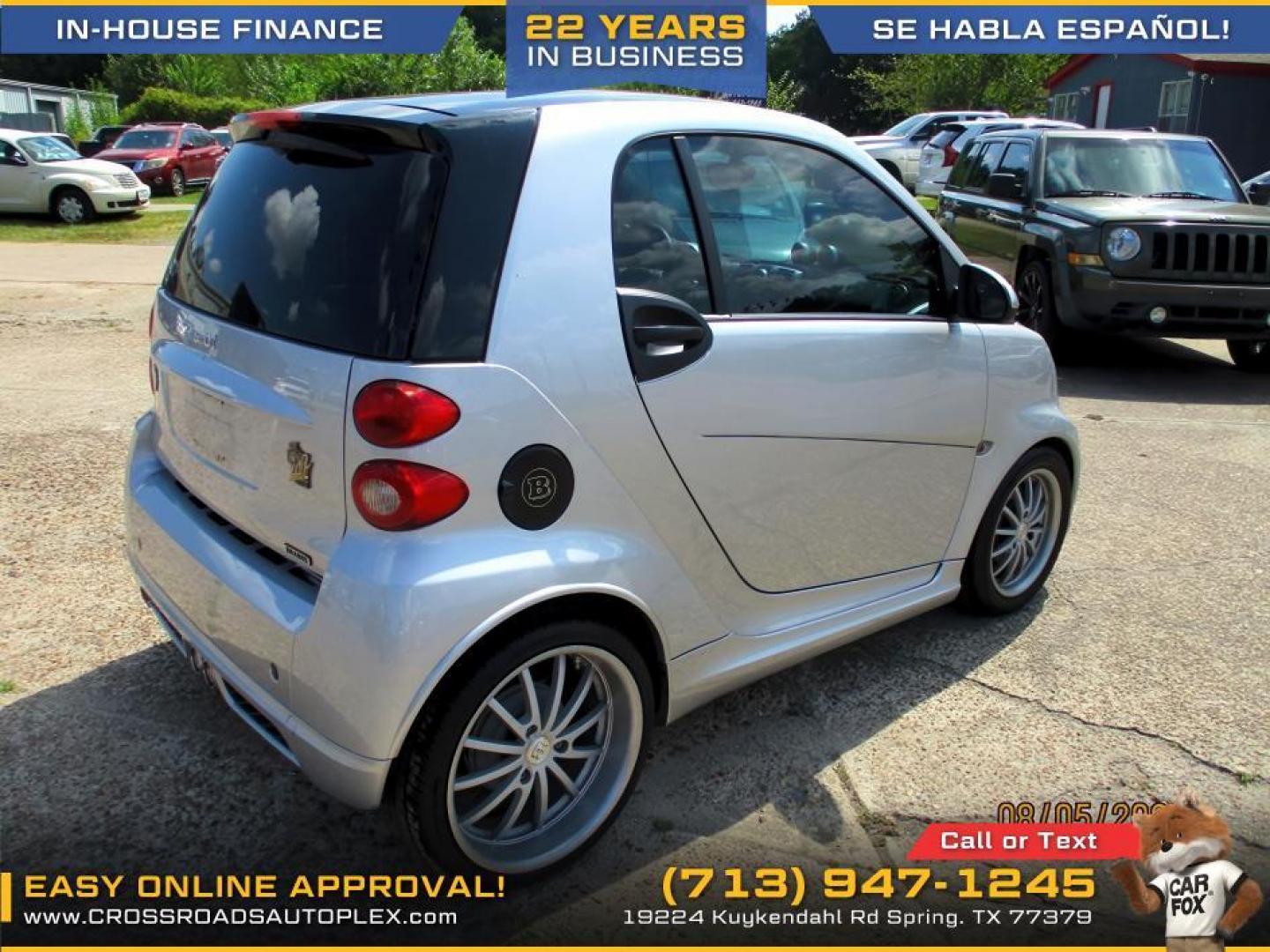 2015 SILVER /BLACK SMART FORTWO passion coupe (WMEEJ3BA2FK) with an 1.0L L3 DOHC 12V engine, 5-SPEED AUTOMATIC transmission, located at 19224 Kuykendahl Rd, Spring, TX, 77379, (713) 947-1245, 30.049259, -95.491402 - Photo#4