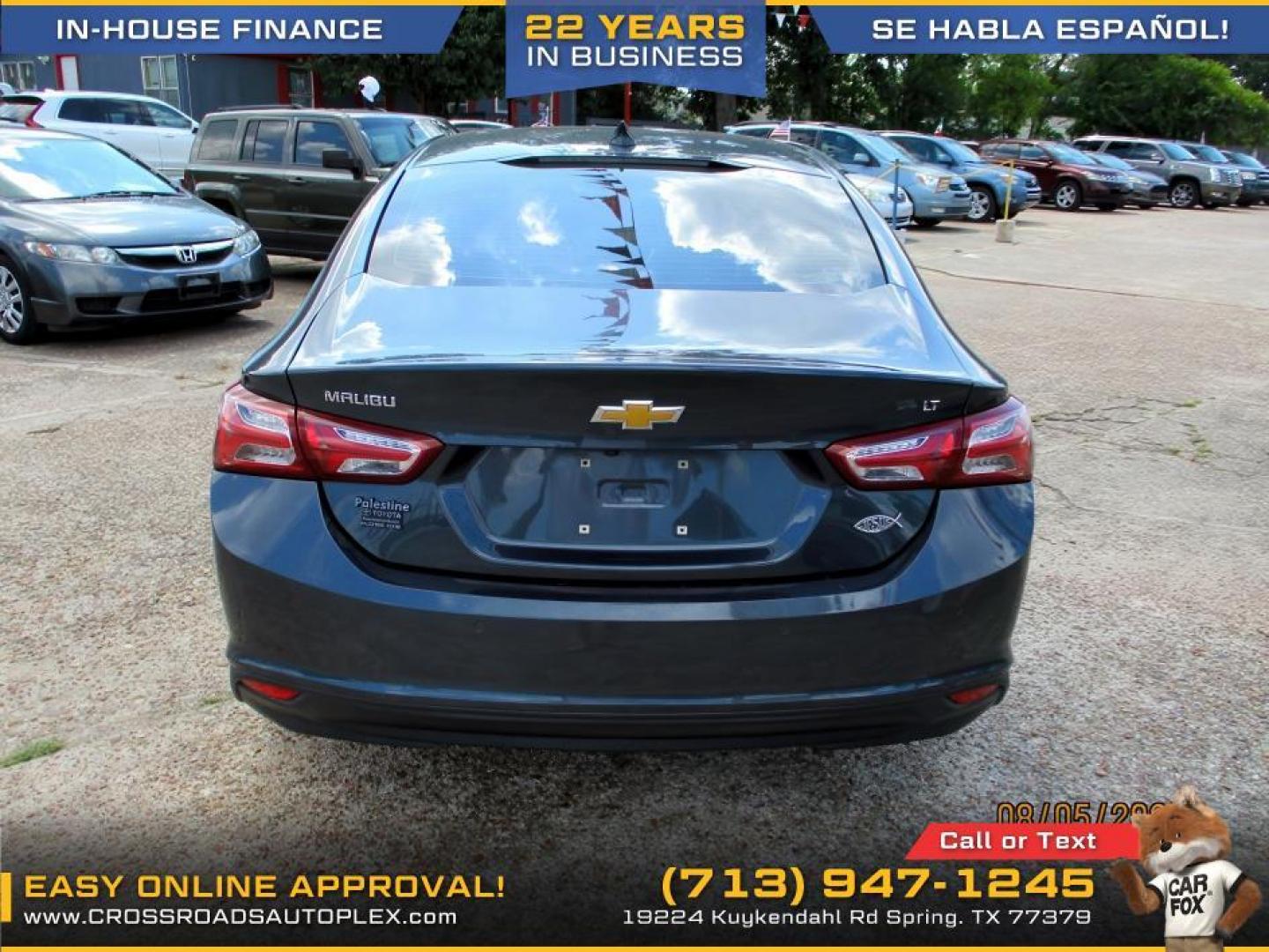 2019 SILVER /SILVER CHEVROLET MALIBU LT (1G1ZD5ST3KF) with an 1.5L L4 DOHC 16V engine, 6-SPEED AUTOMATIC transmission, located at 19224 Kuykendahl Rd, Spring, TX, 77379, (713) 947-1245, 30.049259, -95.491402 - Photo#2