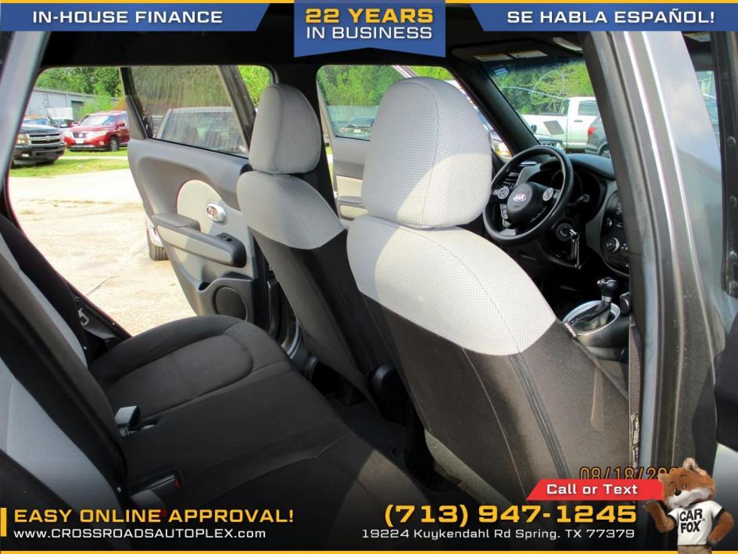 2016 SILVER /GRAY KIA SOUL Base 6A (KNDJN2A2XG7) with an 1.6L L4 DOHC 16V engine, 6-SPEED AUTOMATIC transmission, located at 19224 Kuykendahl Rd, Spring, TX, 77379, (713) 947-1245, 30.049259, -95.491402 - Photo#11