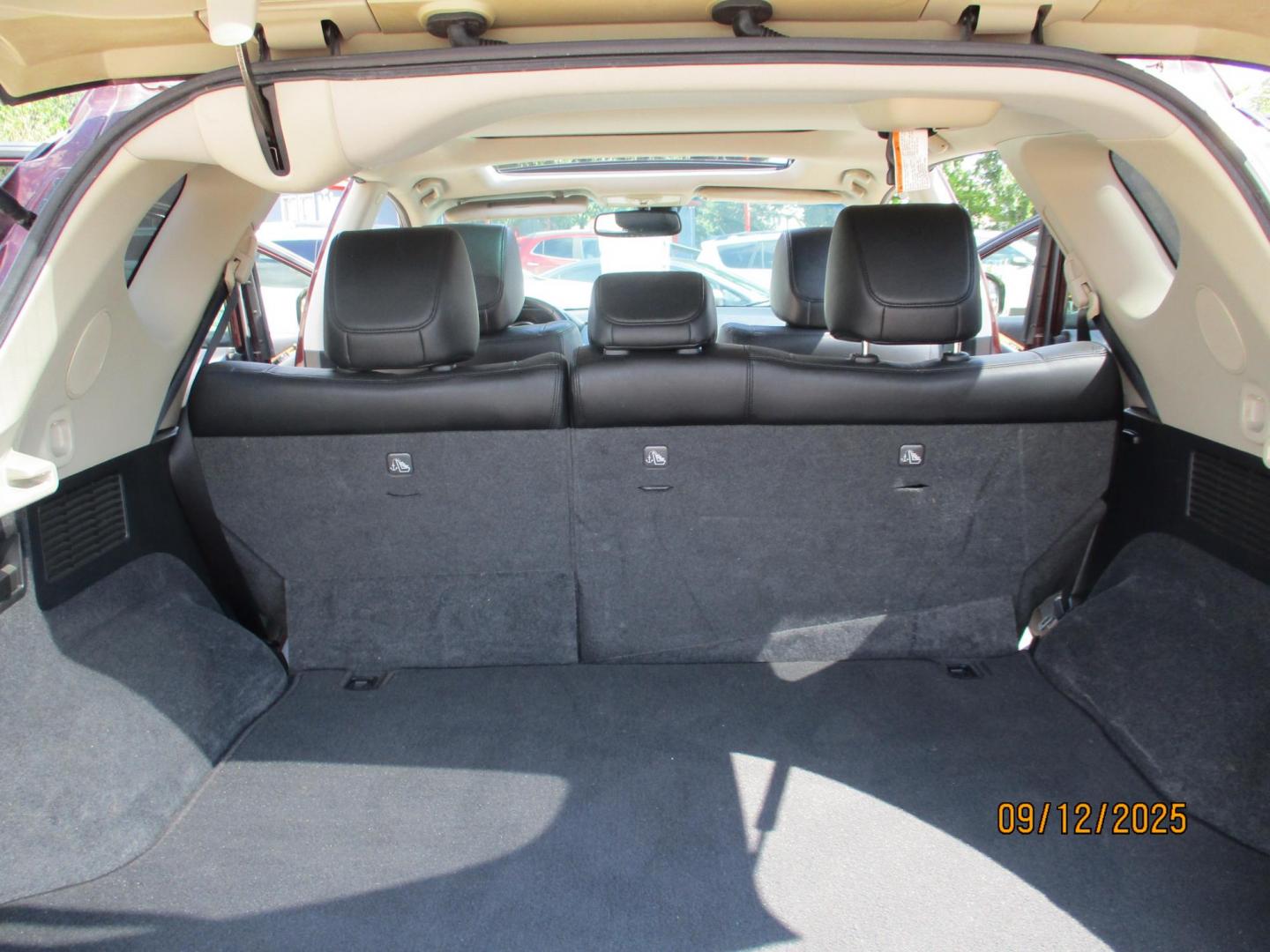 2013 MAROON /TAN NISSAN MURANO SV (JN8AZ1MU4DW) with an 3.5L V6 DOHC 24V engine, CVT transmission, located at 19224 Kuykendahl Rd, Spring, TX, 77379, (713) 947-1245, 30.049259, -95.491402 - Photo#8