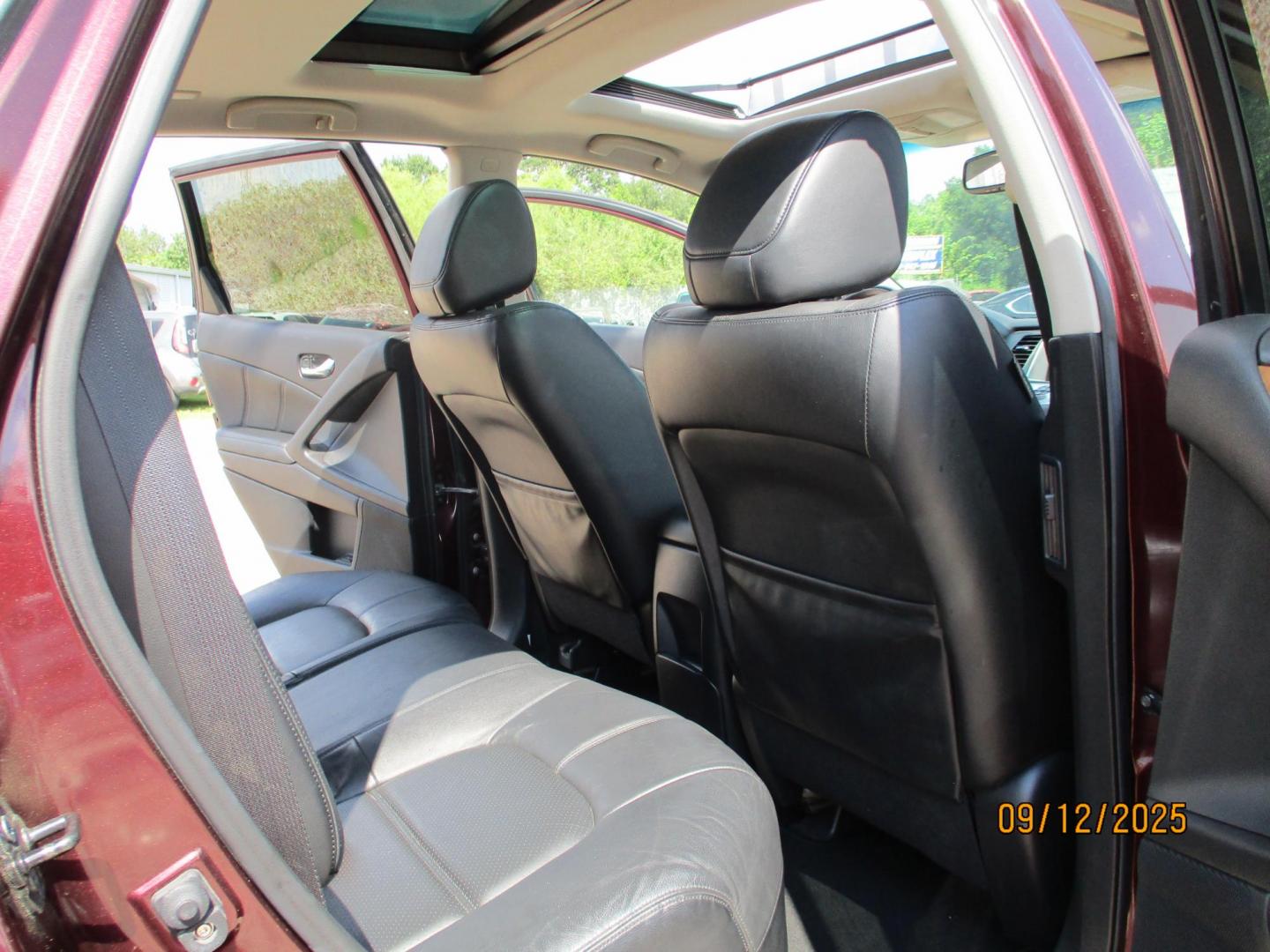 2013 MAROON /TAN NISSAN MURANO SV (JN8AZ1MU4DW) with an 3.5L V6 DOHC 24V engine, CVT transmission, located at 19224 Kuykendahl Rd, Spring, TX, 77379, (713) 947-1245, 30.049259, -95.491402 - Photo#9