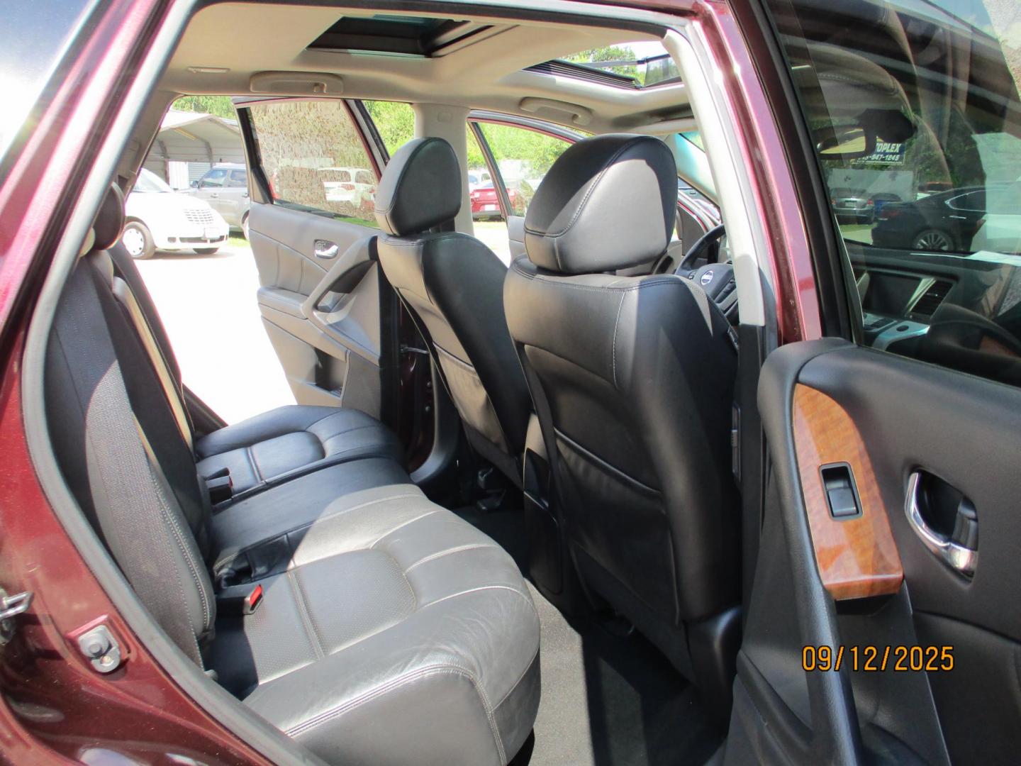 2013 MAROON /TAN NISSAN MURANO SV (JN8AZ1MU4DW) with an 3.5L V6 DOHC 24V engine, CVT transmission, located at 19224 Kuykendahl Rd, Spring, TX, 77379, (713) 947-1245, 30.049259, -95.491402 - Photo#10