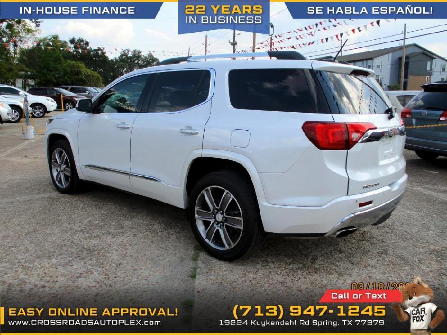 2017 WHITE /GRAY GMC ACADIA Denali (1GKKNPLS0HZ) with an 3.6L V6 DOHC 24V engine, 6-SPEED AUTOMATIC transmission, located at 19224 Kuykendahl Rd, Spring, TX, 77379, (713) 947-1245, 30.049259, -95.491402 - Photo#1