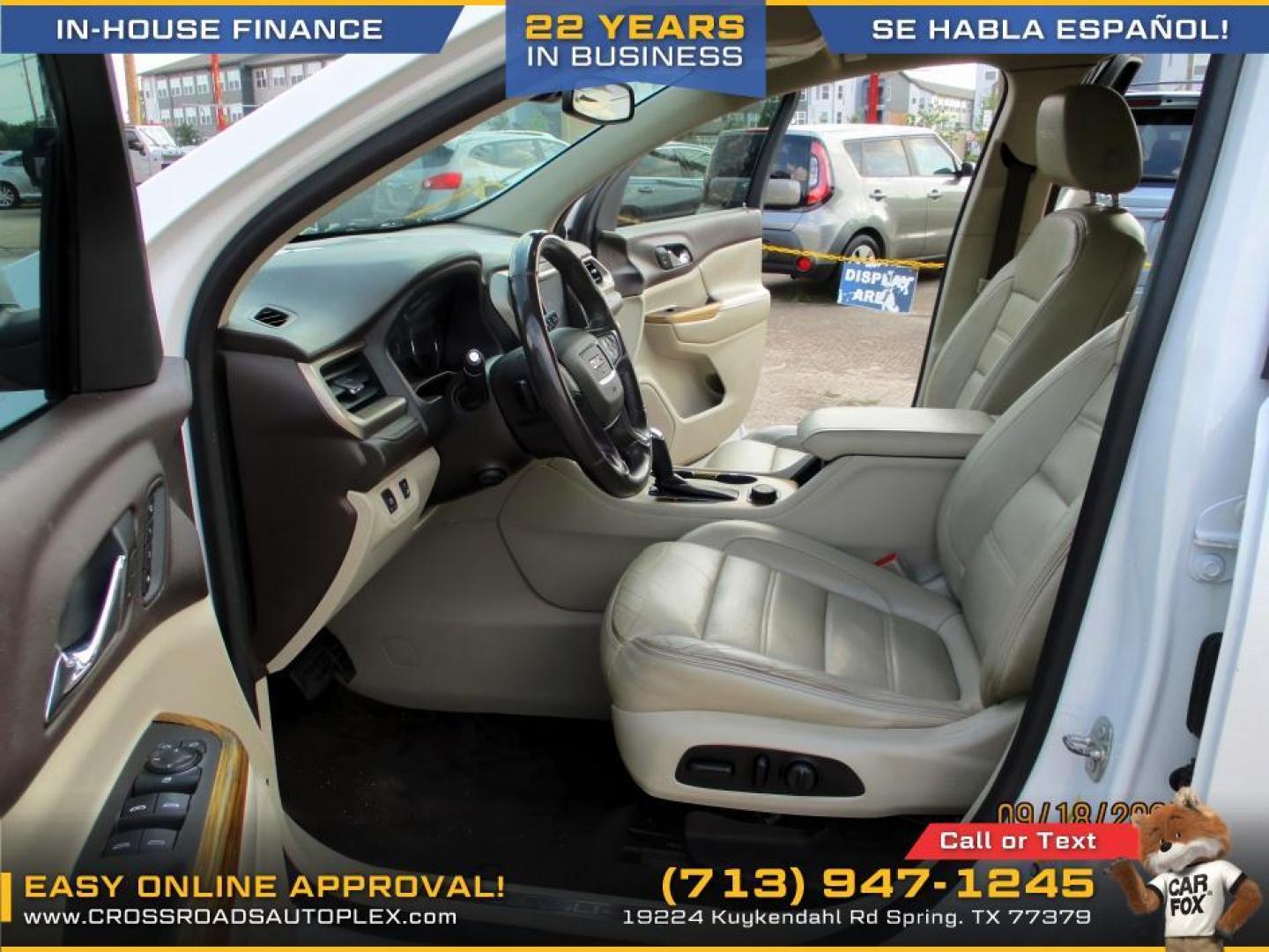 2017 WHITE /GRAY GMC ACADIA Denali (1GKKNPLS0HZ) with an 3.6L V6 DOHC 24V engine, 6-SPEED AUTOMATIC transmission, located at 19224 Kuykendahl Rd, Spring, TX, 77379, (713) 947-1245, 30.049259, -95.491402 - Photo#7