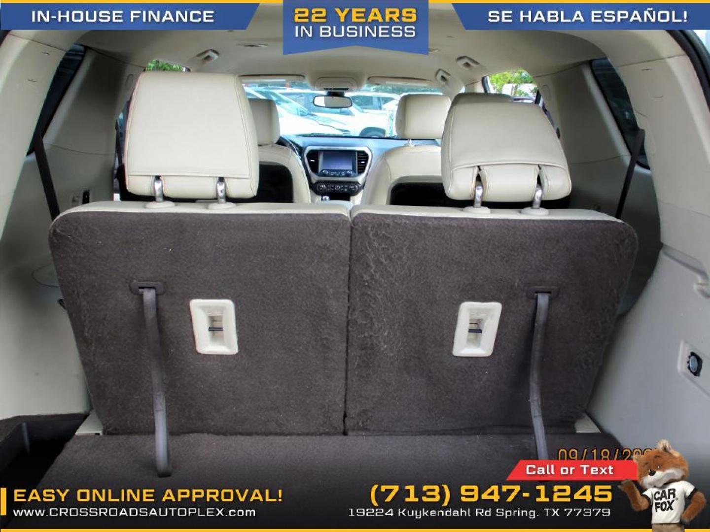 2017 WHITE /GRAY GMC ACADIA Denali (1GKKNPLS0HZ) with an 3.6L V6 DOHC 24V engine, 6-SPEED AUTOMATIC transmission, located at 19224 Kuykendahl Rd, Spring, TX, 77379, (713) 947-1245, 30.049259, -95.491402 - Photo#12