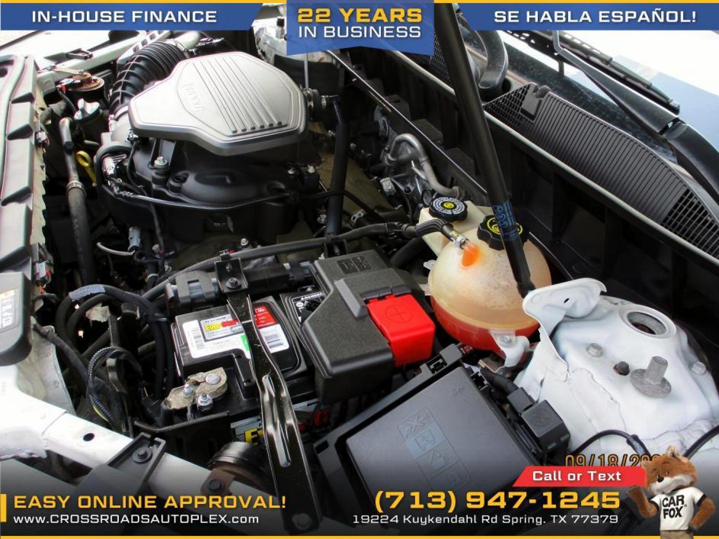 2017 WHITE /GRAY GMC ACADIA Denali (1GKKNPLS0HZ) with an 3.6L V6 DOHC 24V engine, 6-SPEED AUTOMATIC transmission, located at 19224 Kuykendahl Rd, Spring, TX, 77379, (713) 947-1245, 30.049259, -95.491402 - Photo#16